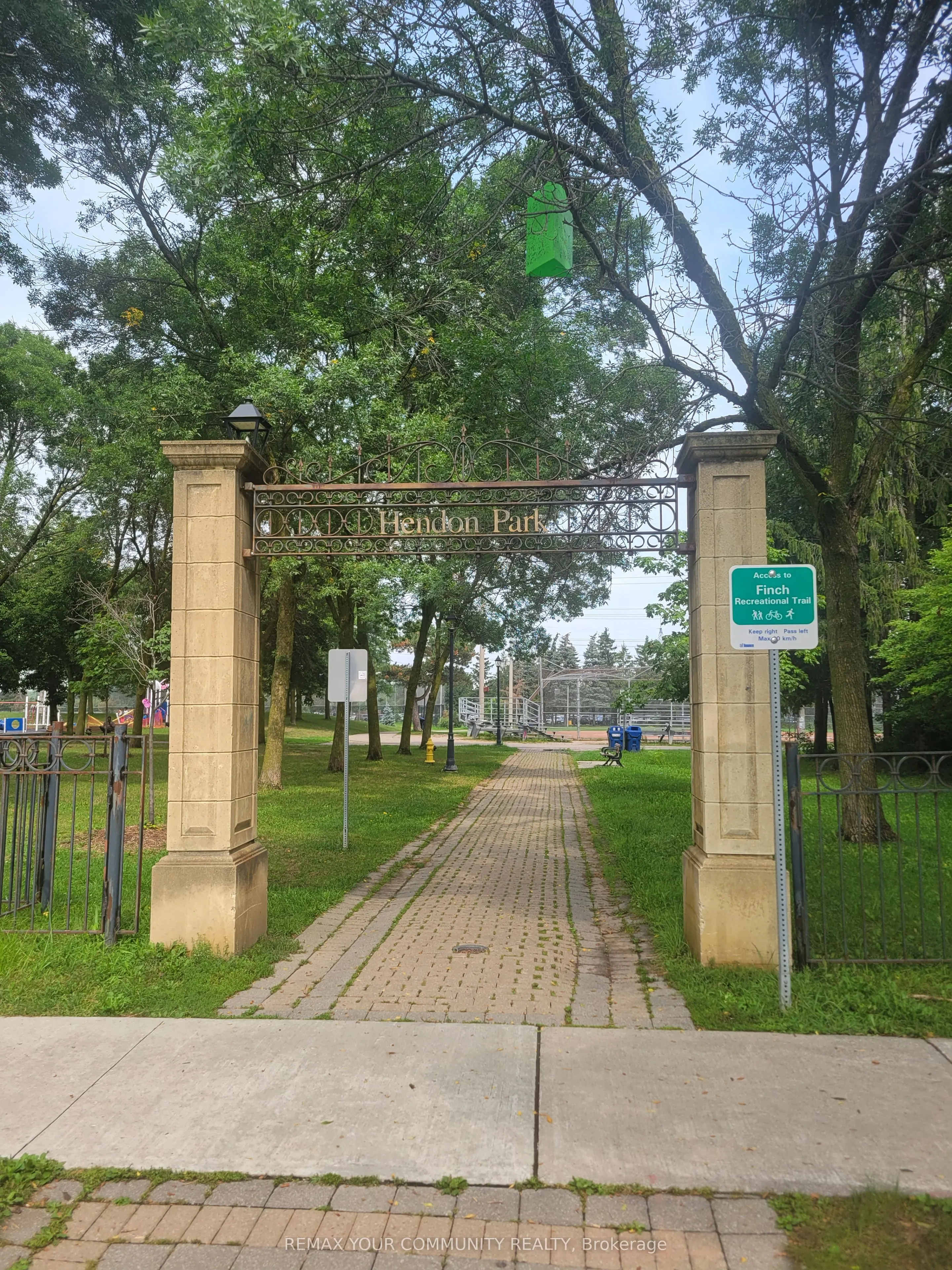 5500 Yonge Street #209