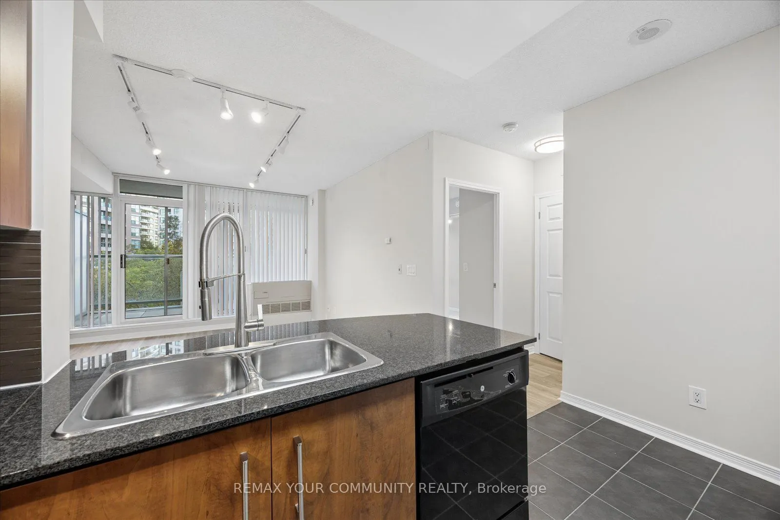 5500 Yonge Street #209
