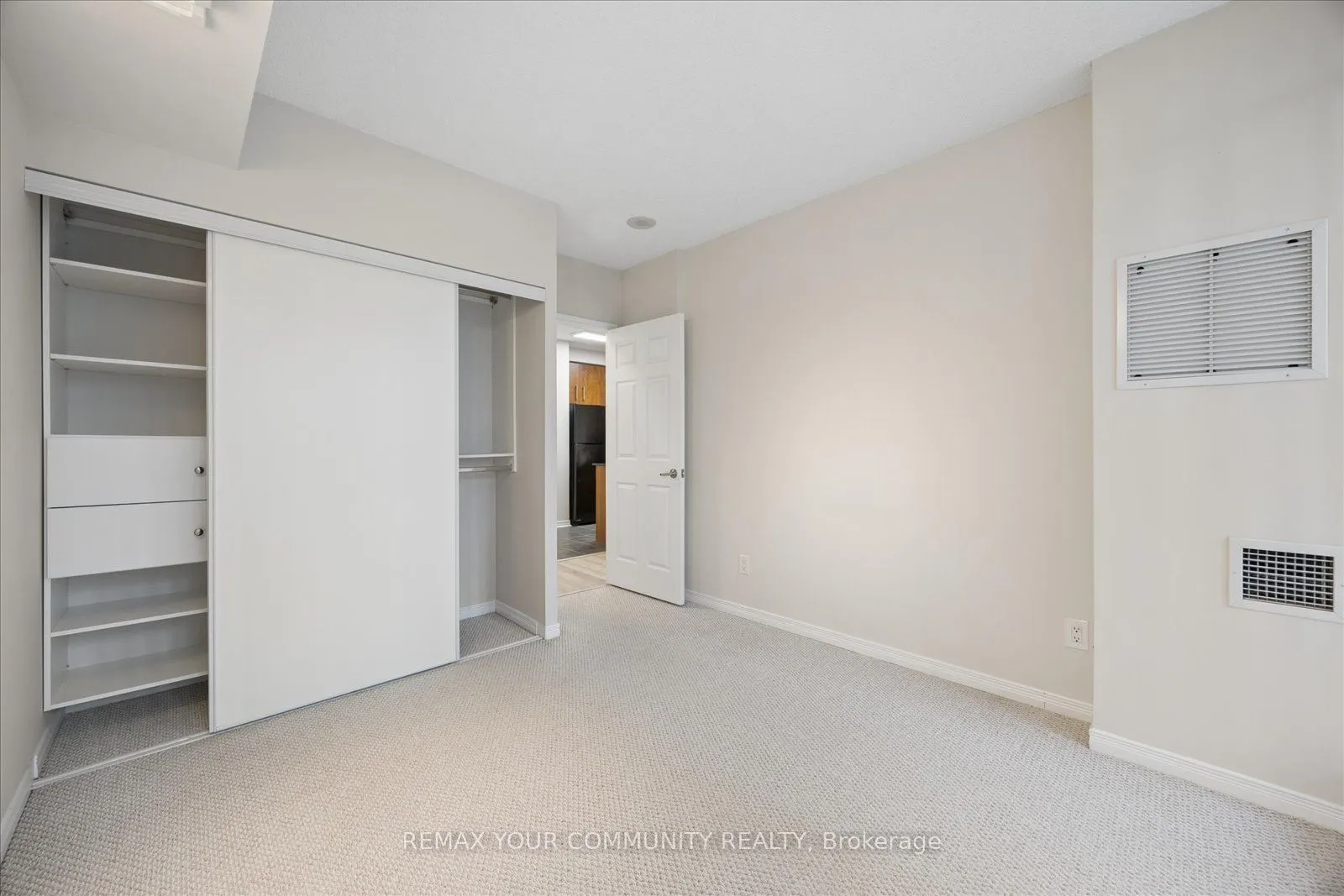 5500 Yonge Street #209