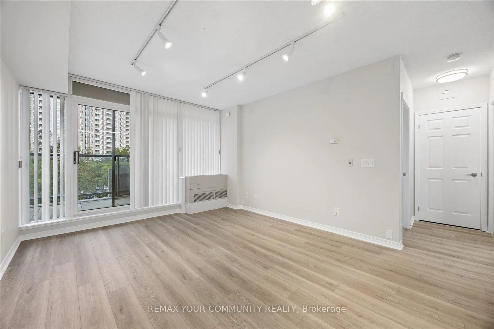 5500 Yonge Street #209