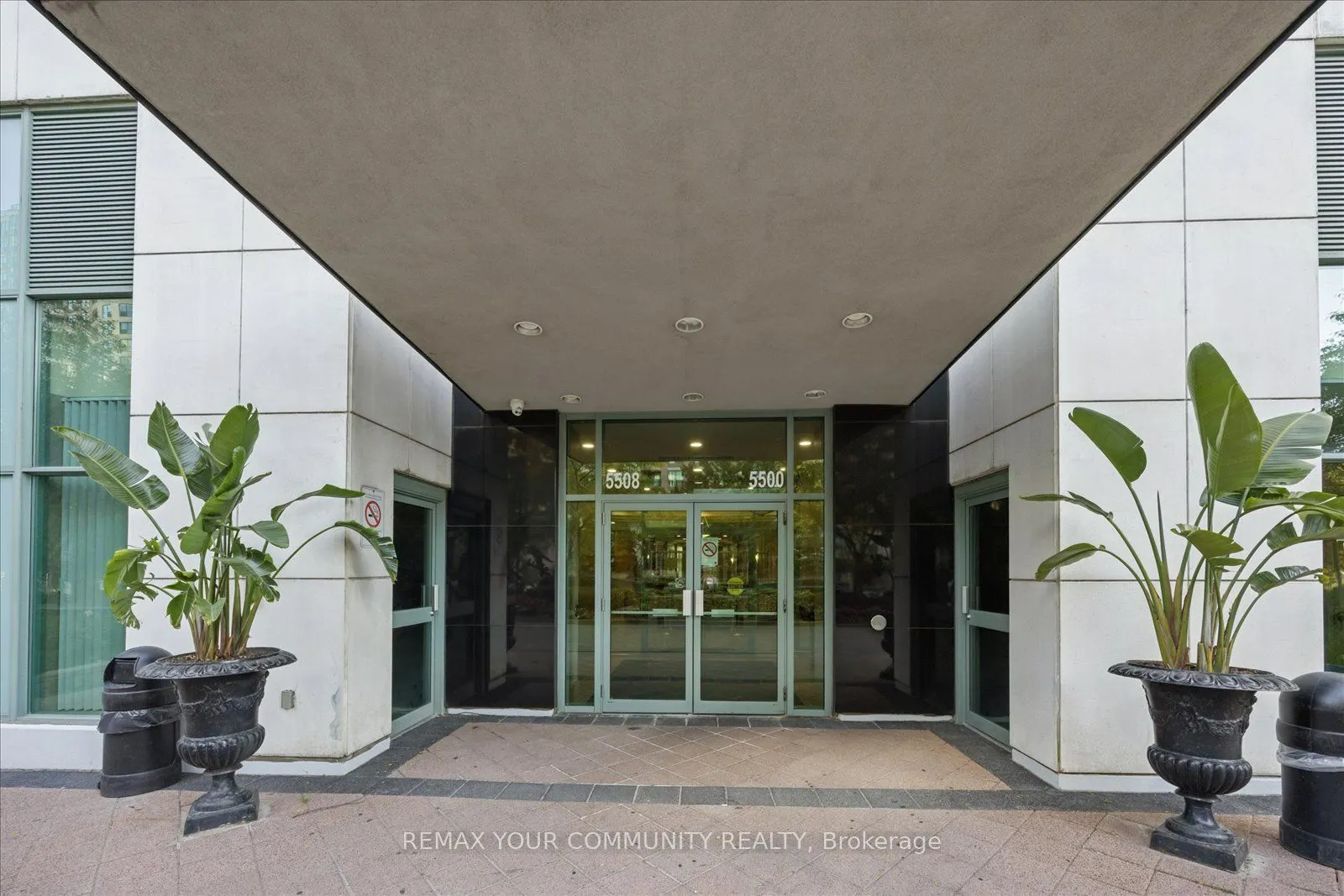 5500 Yonge Street #209