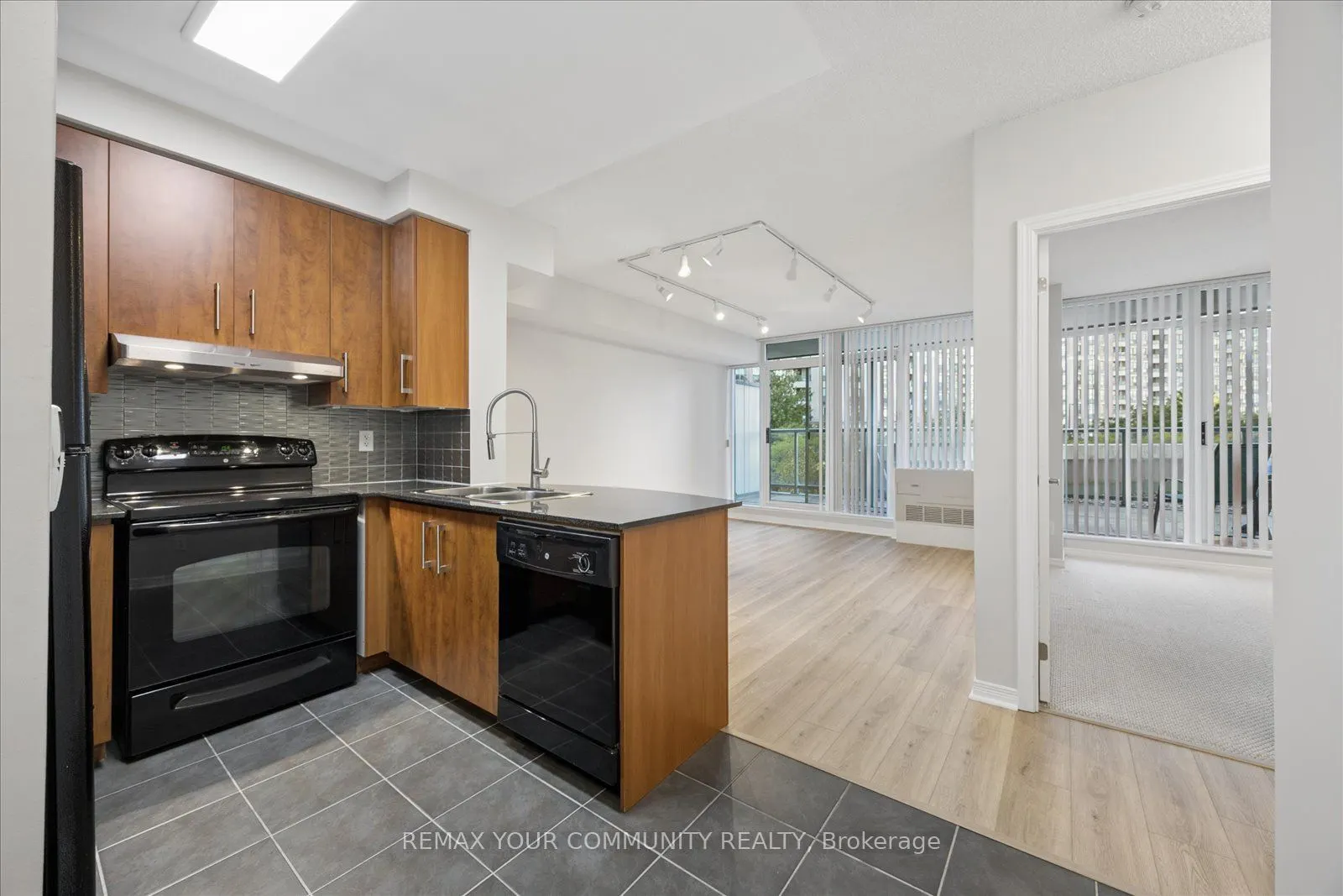 5500 Yonge Street #209