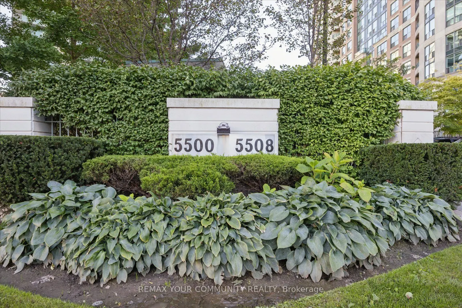 5500 Yonge Street #209