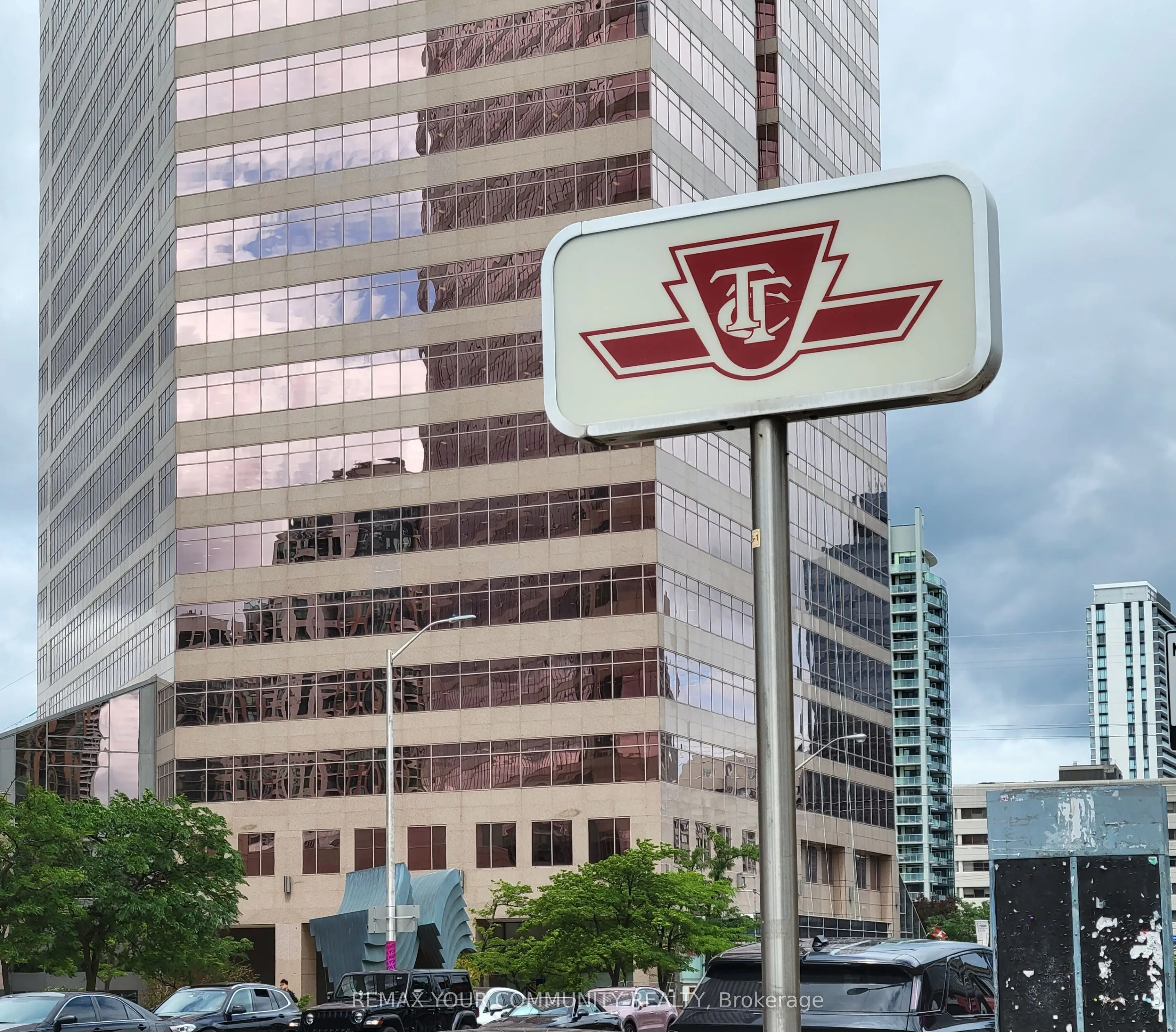 5500 Yonge Street #209