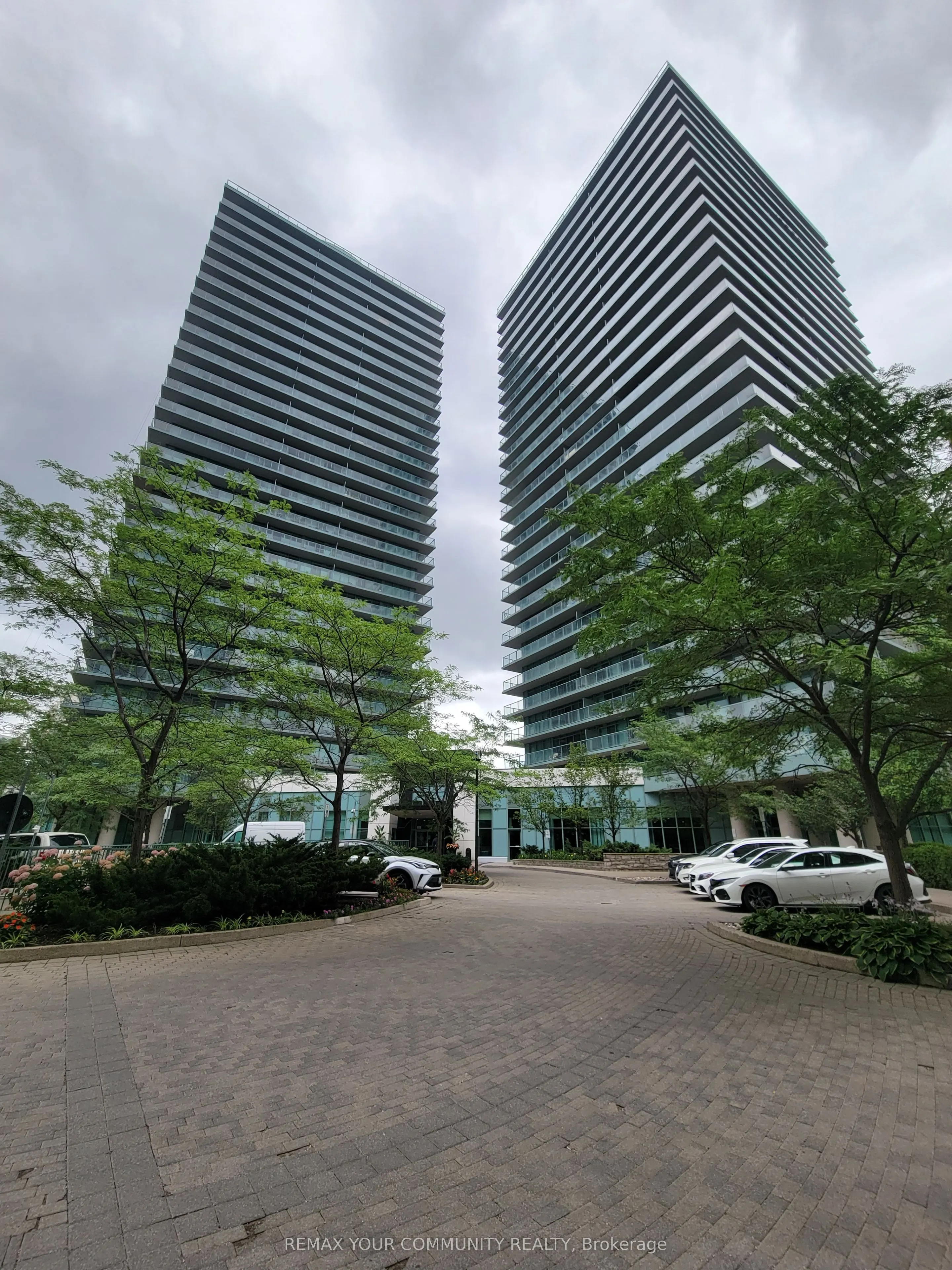 5500 Yonge Street #209