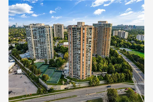 85 Skymark Drive #502