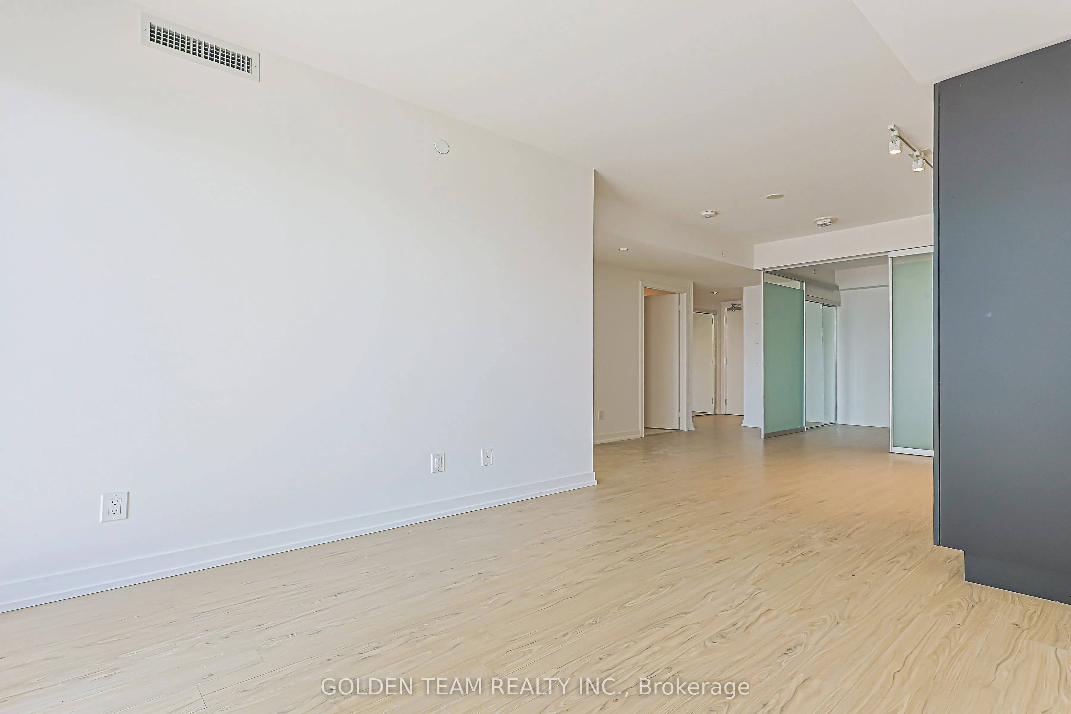 85 Wood Street #3802