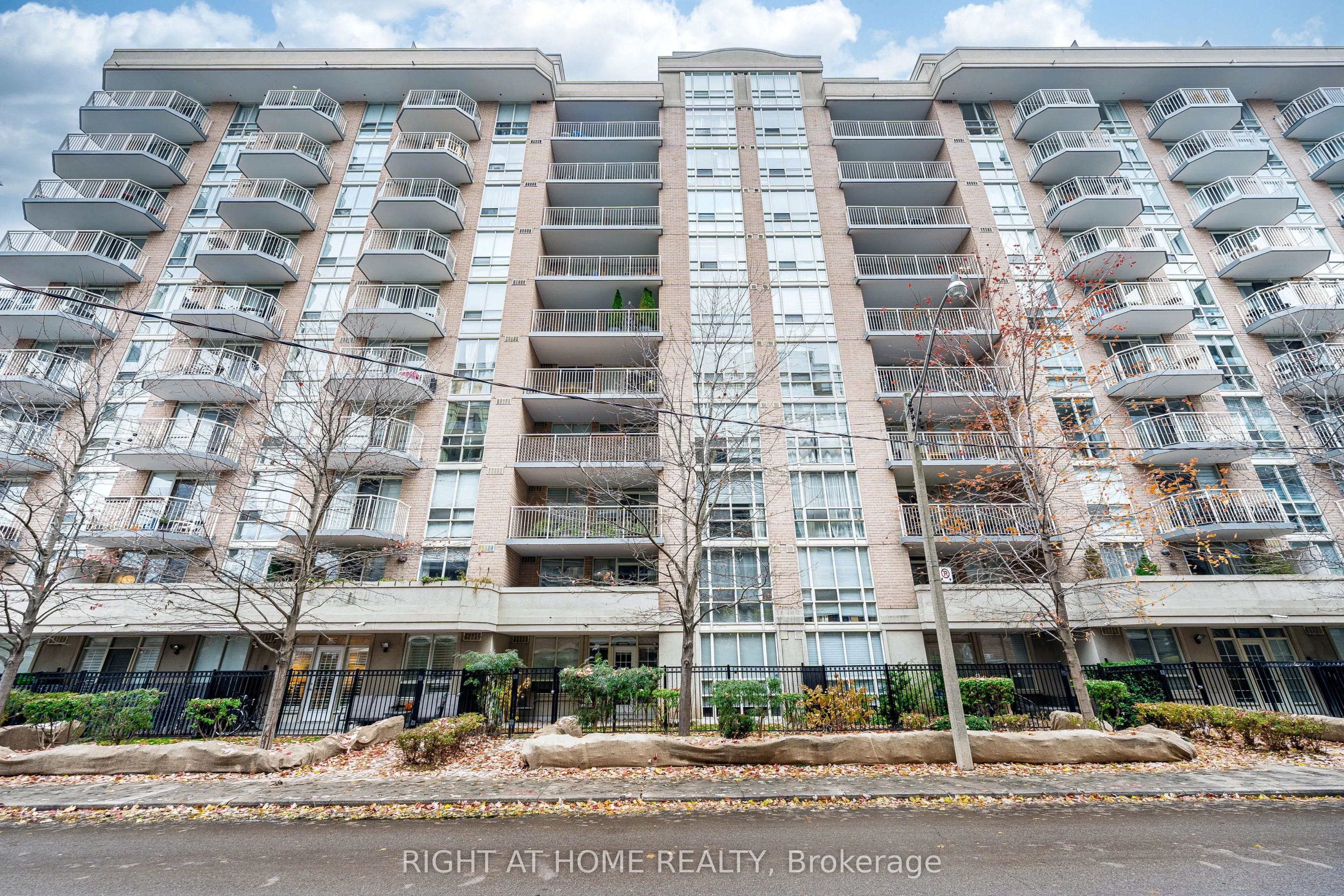 18 Stafford Street #602
