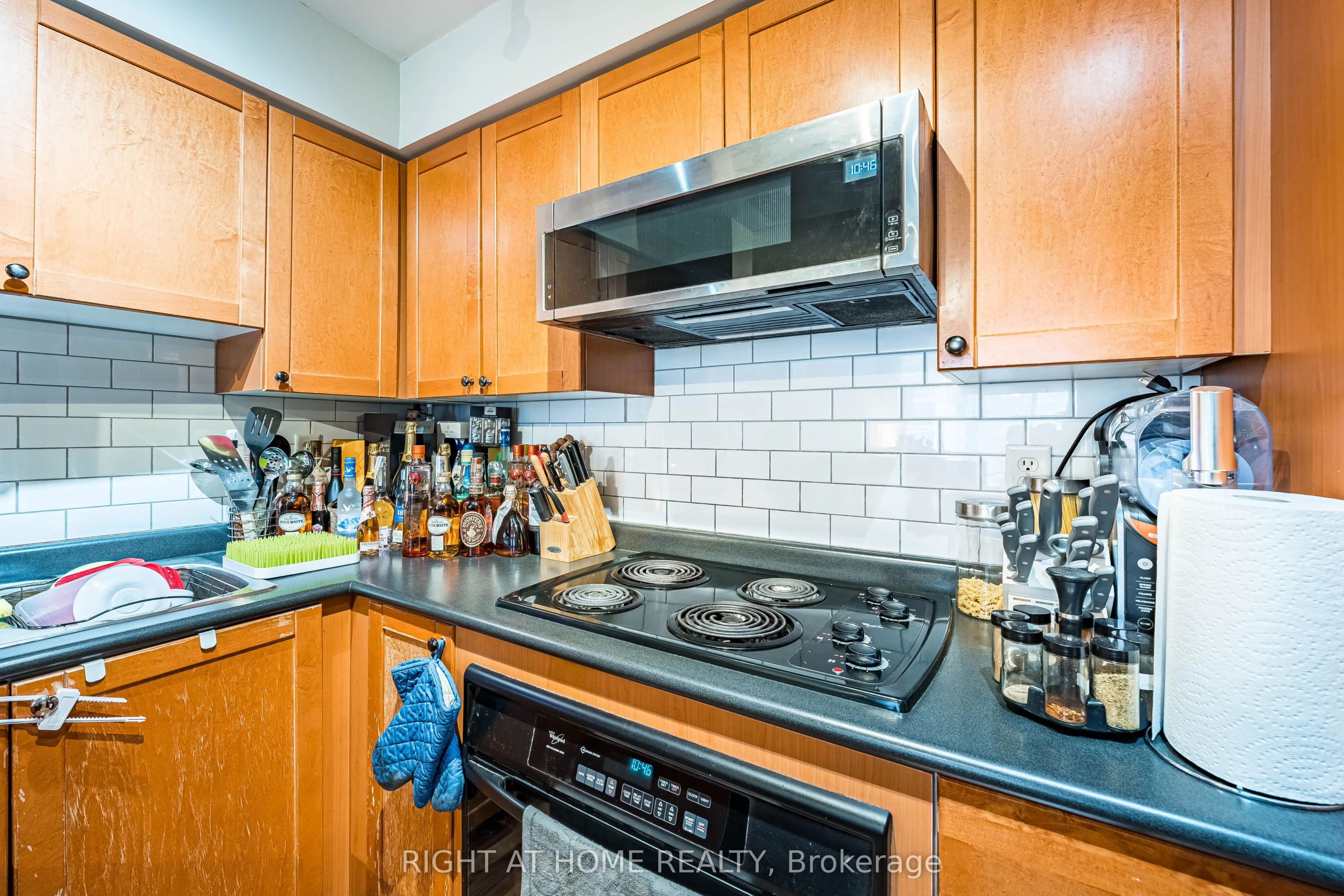 18 Stafford Street #602