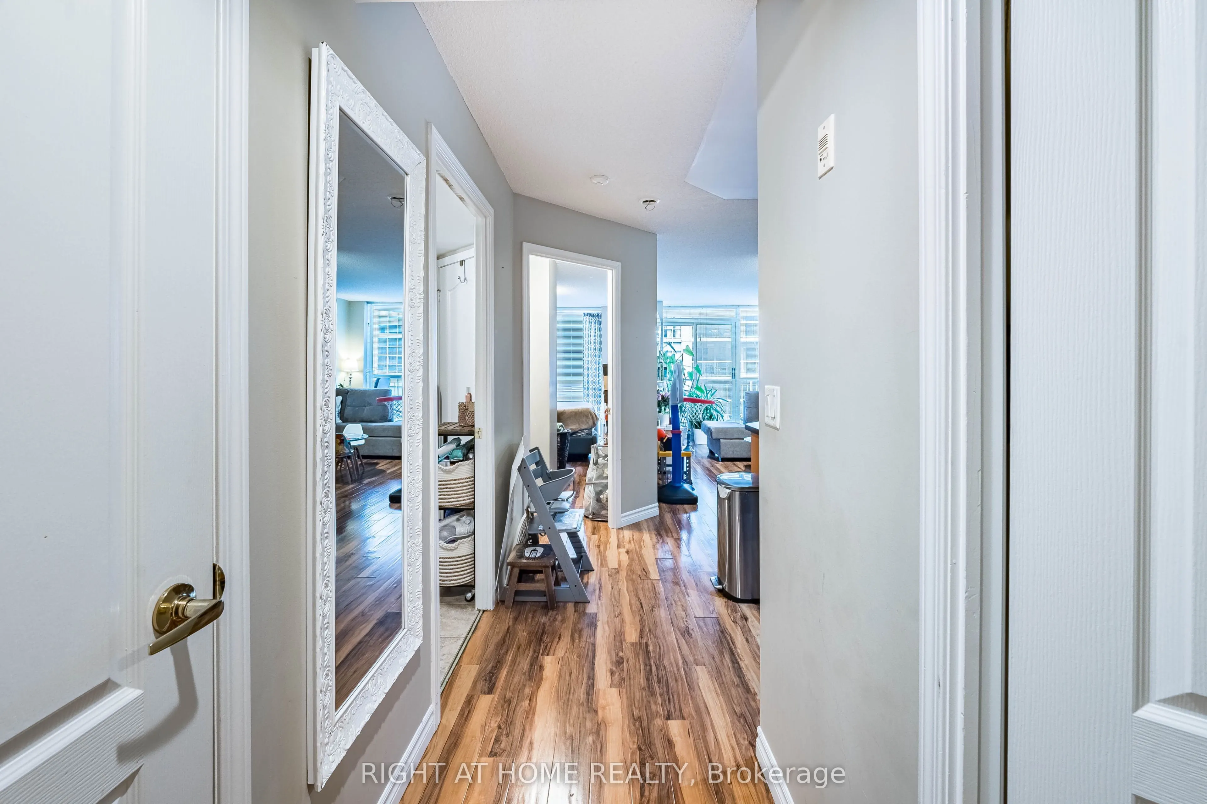 18 Stafford Street #602