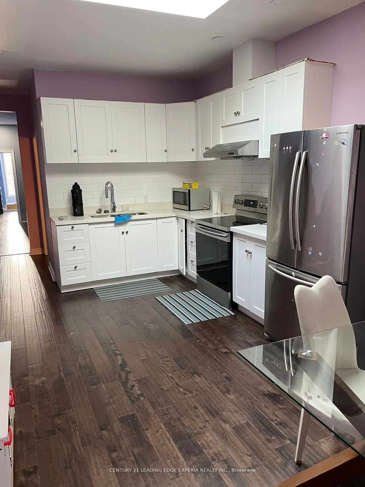 670 Dundas Street W