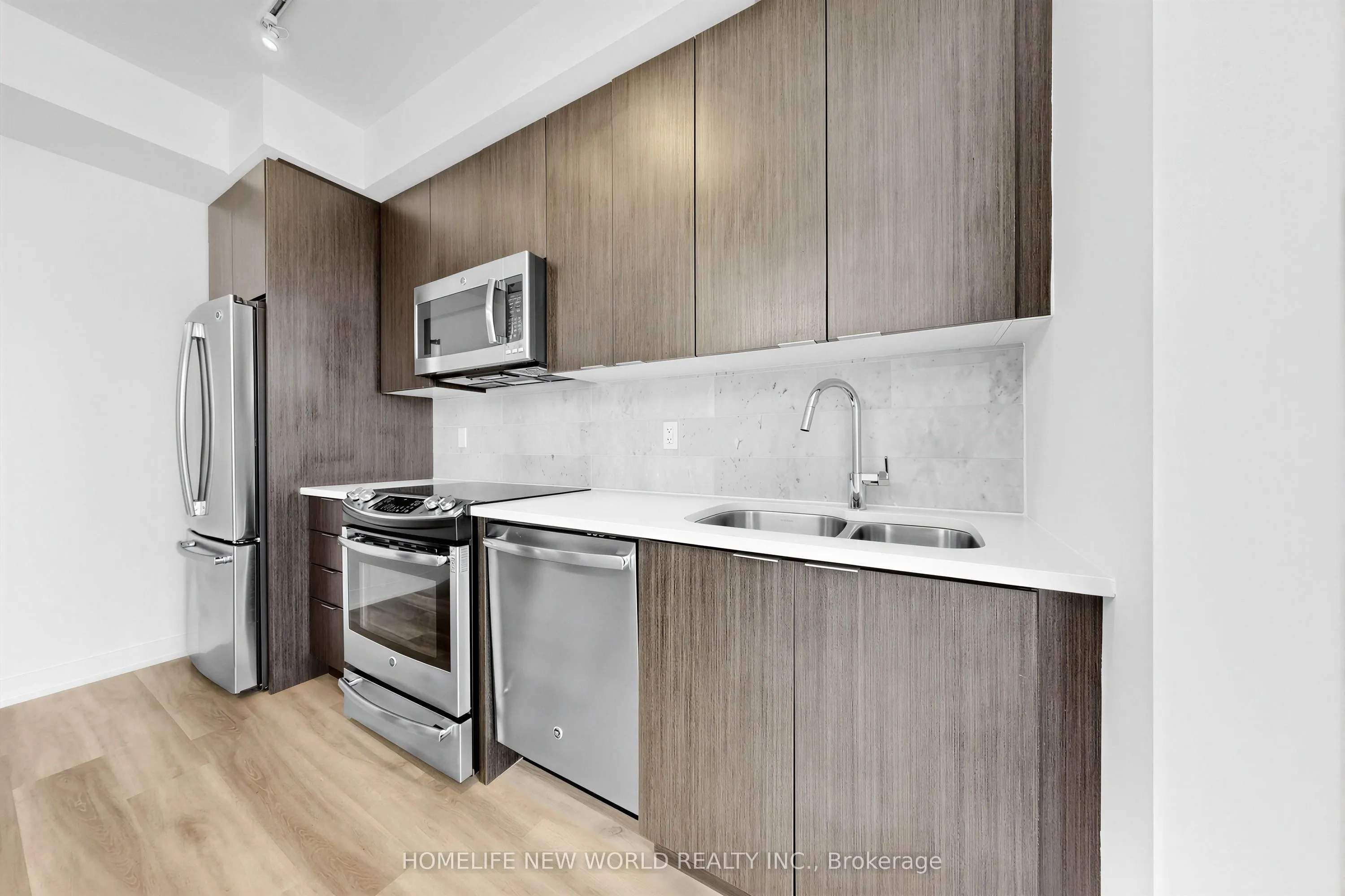 50 Bruyeres Mews #1508