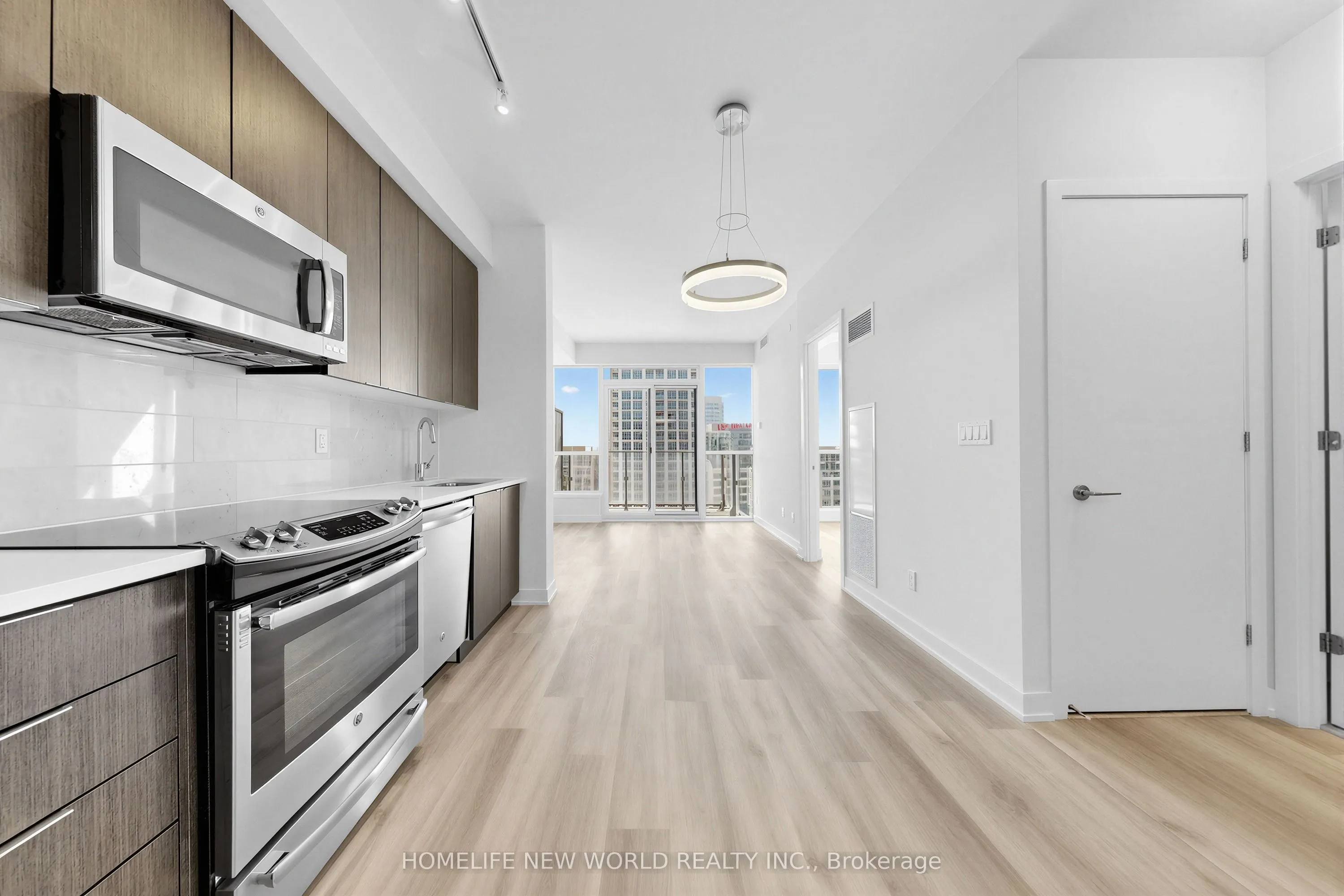 50 Bruyeres Mews #1508