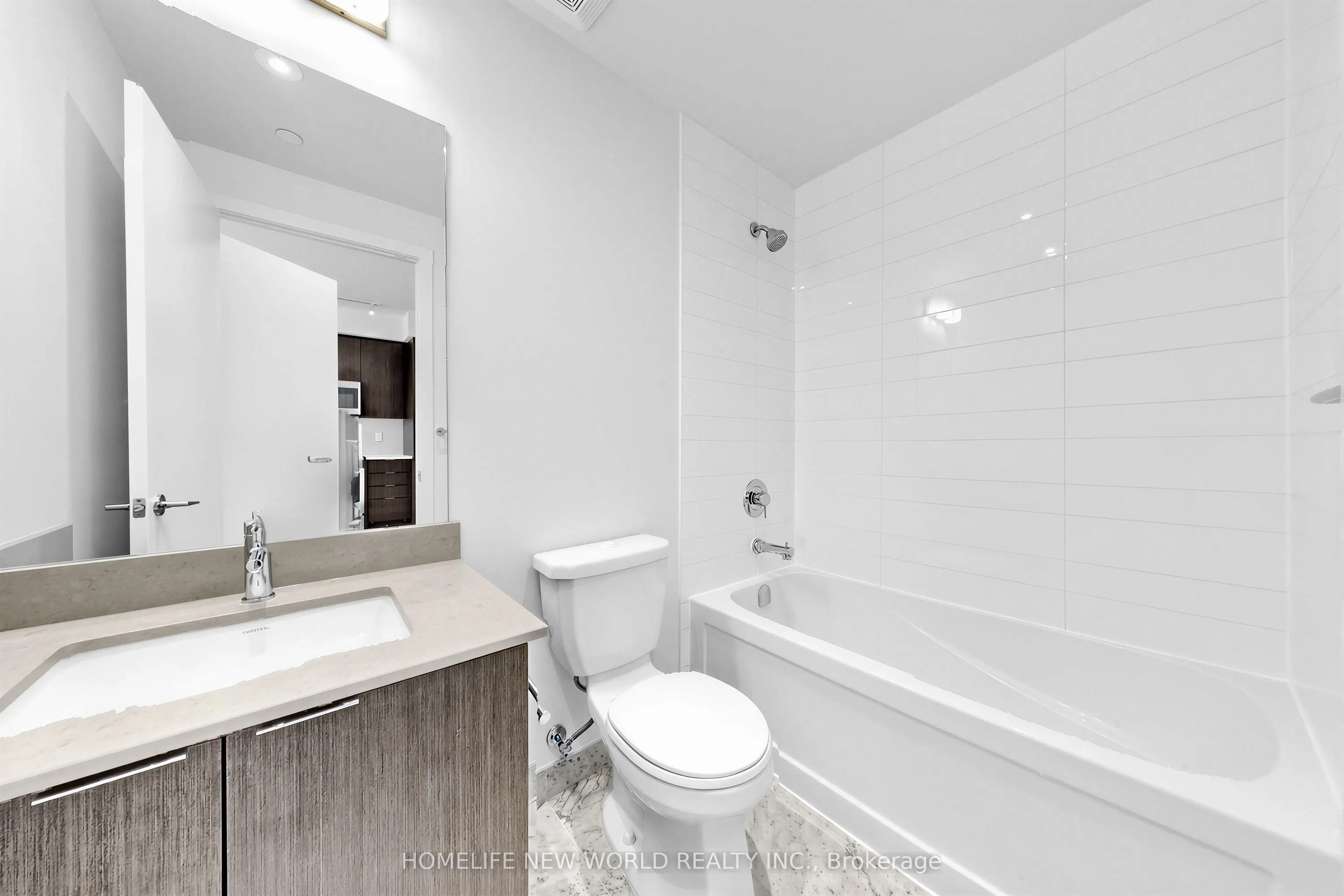 50 Bruyeres Mews #1508