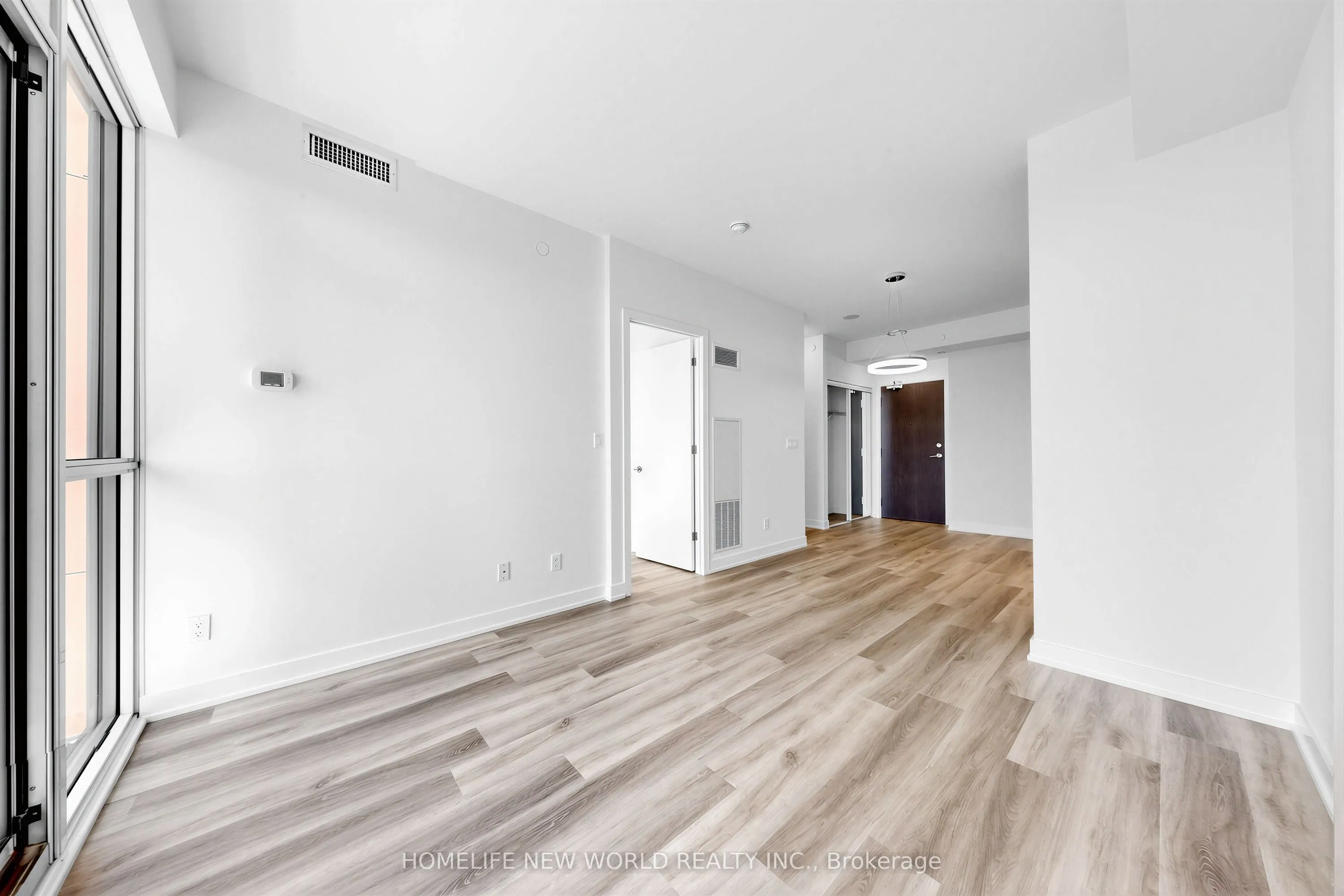 50 Bruyeres Mews #1508