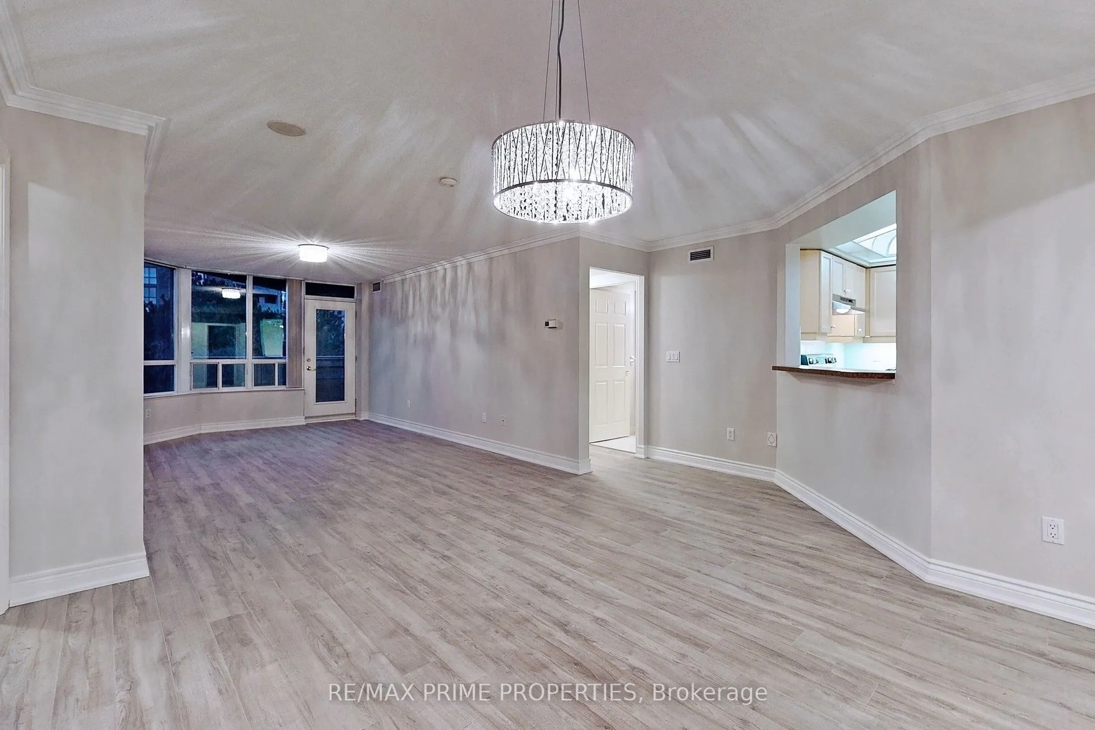 89 Skymark Drive #310