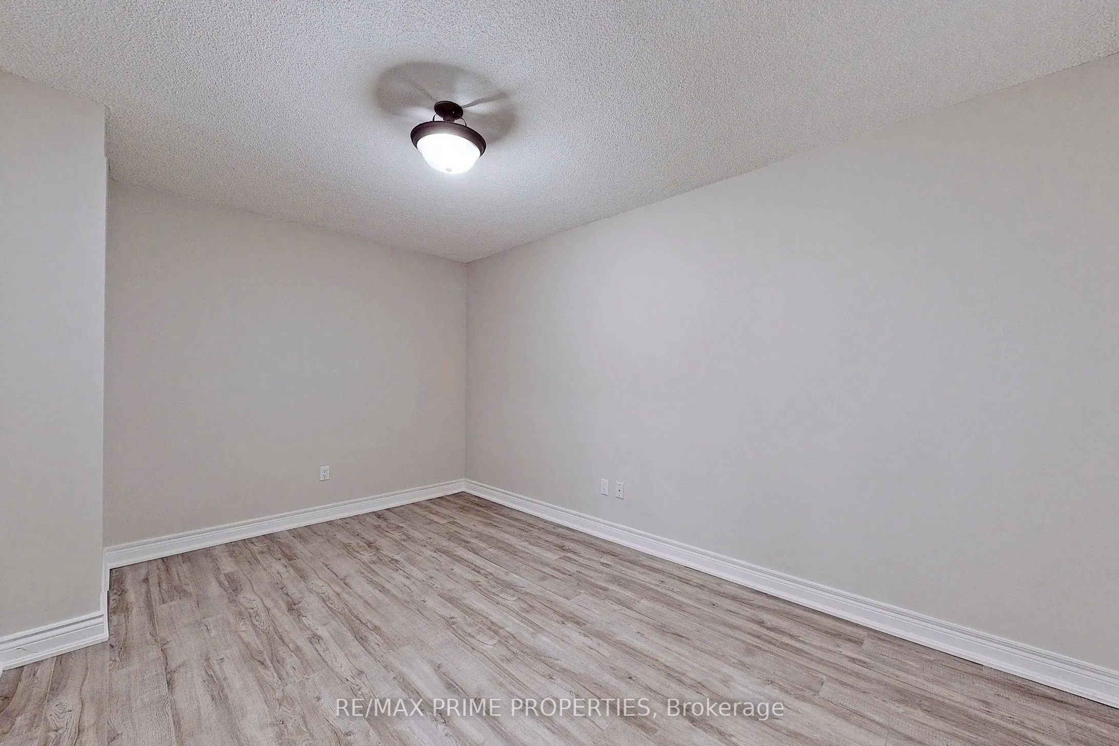 89 Skymark Drive #310