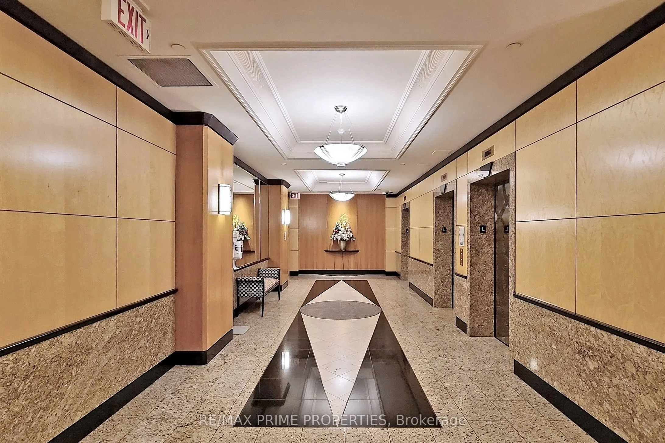 89 Skymark Drive #310