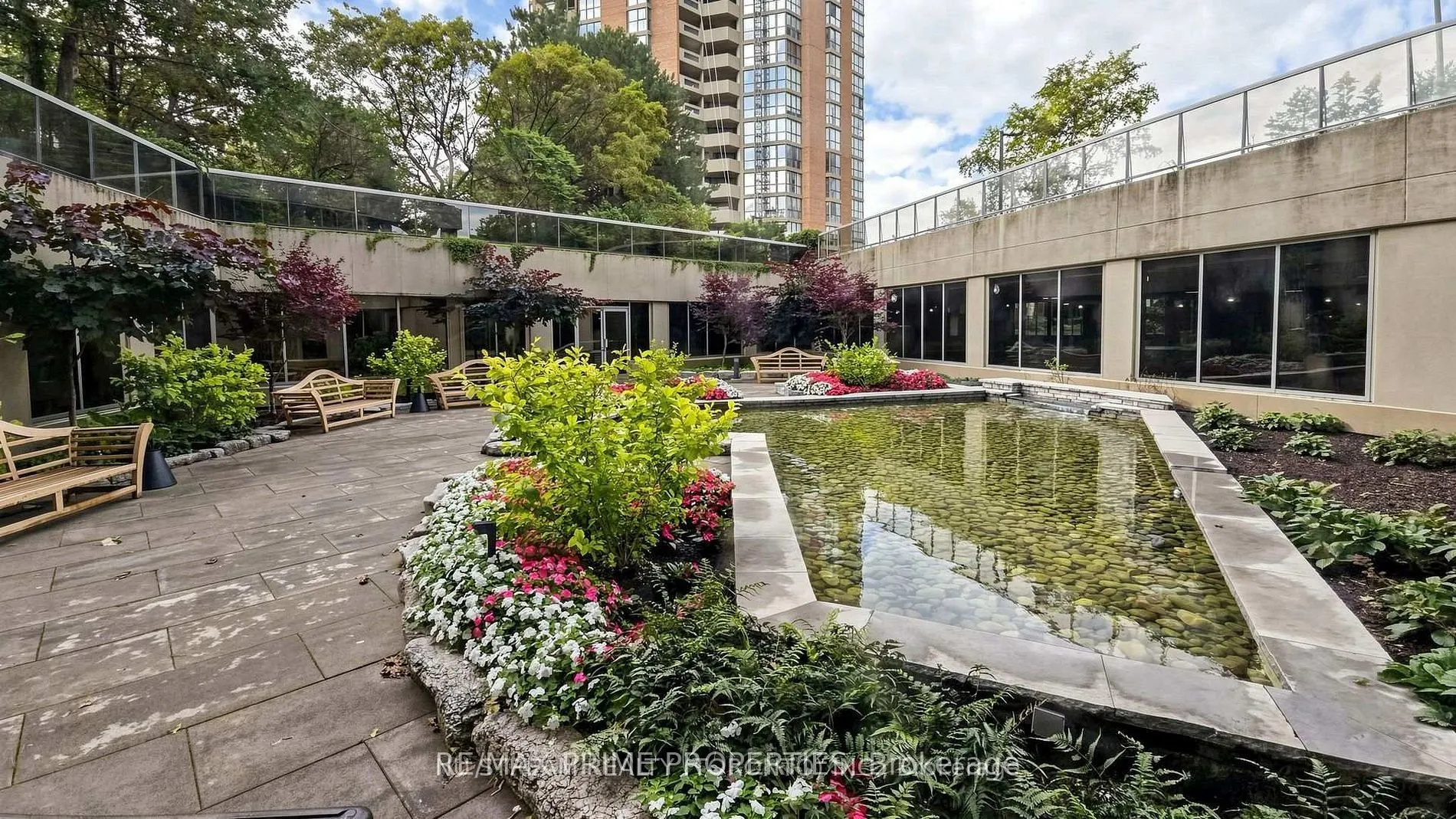 89 Skymark Drive #310