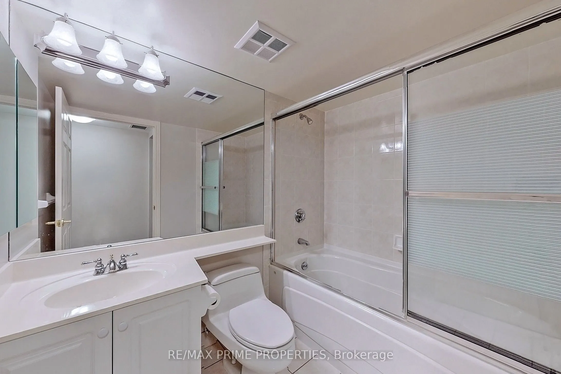 89 Skymark Drive #310