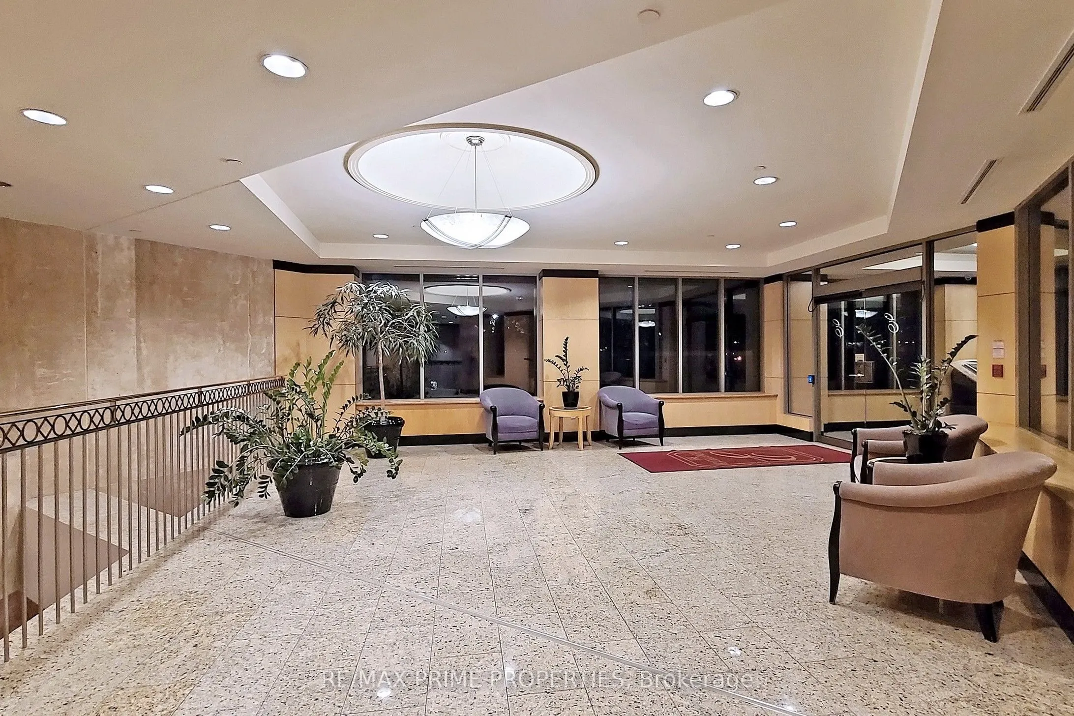 89 Skymark Drive #310