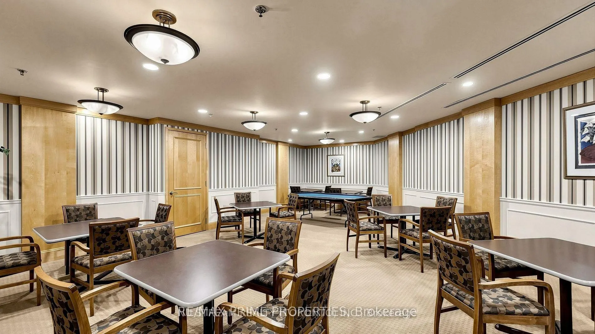 89 Skymark Drive #310
