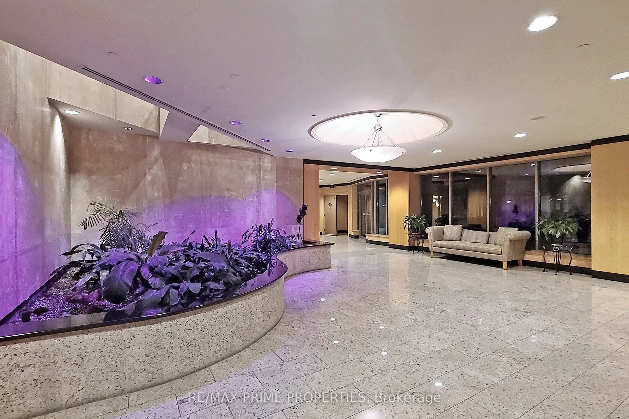 89 Skymark Drive #310