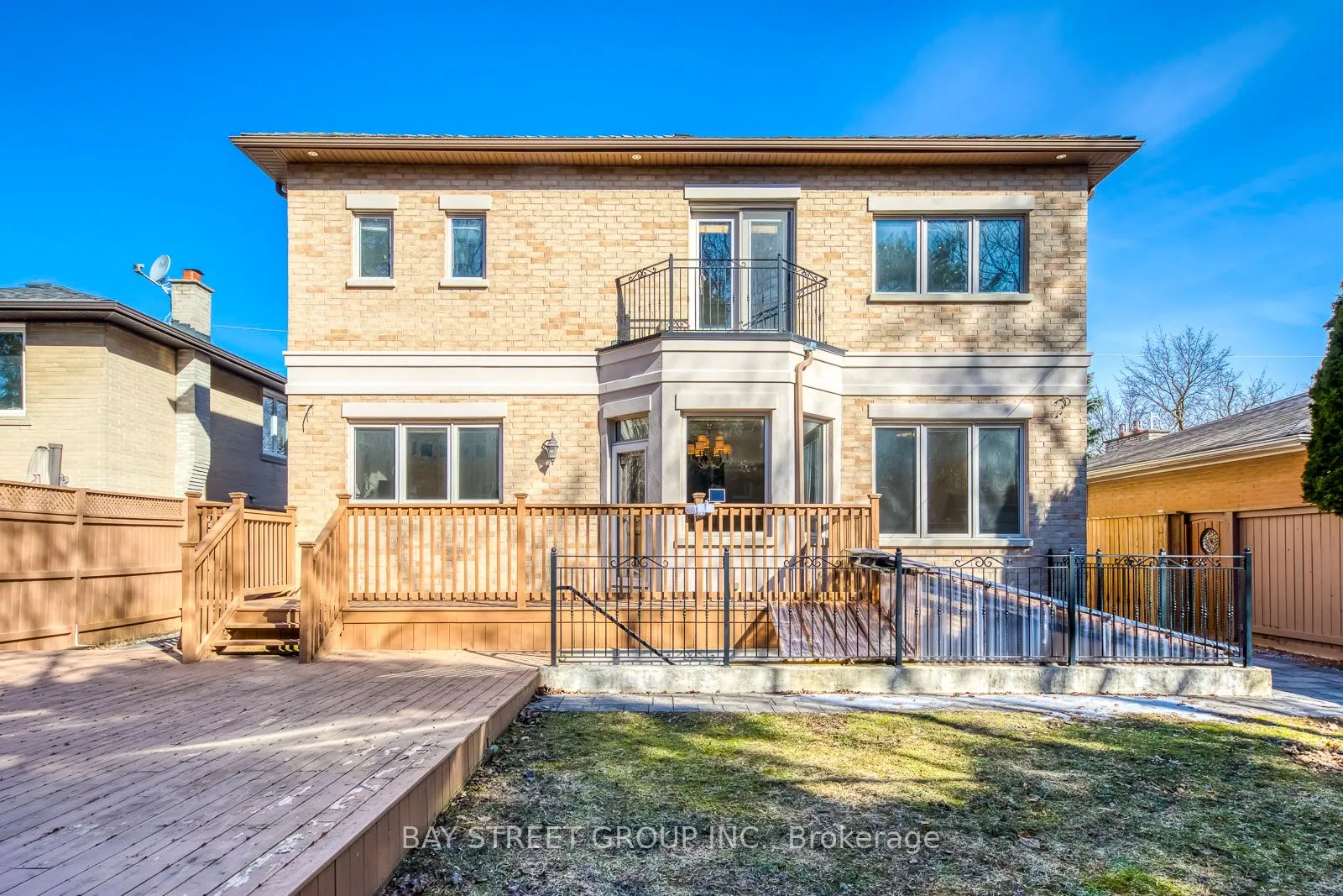 39 Foxwarren Drive