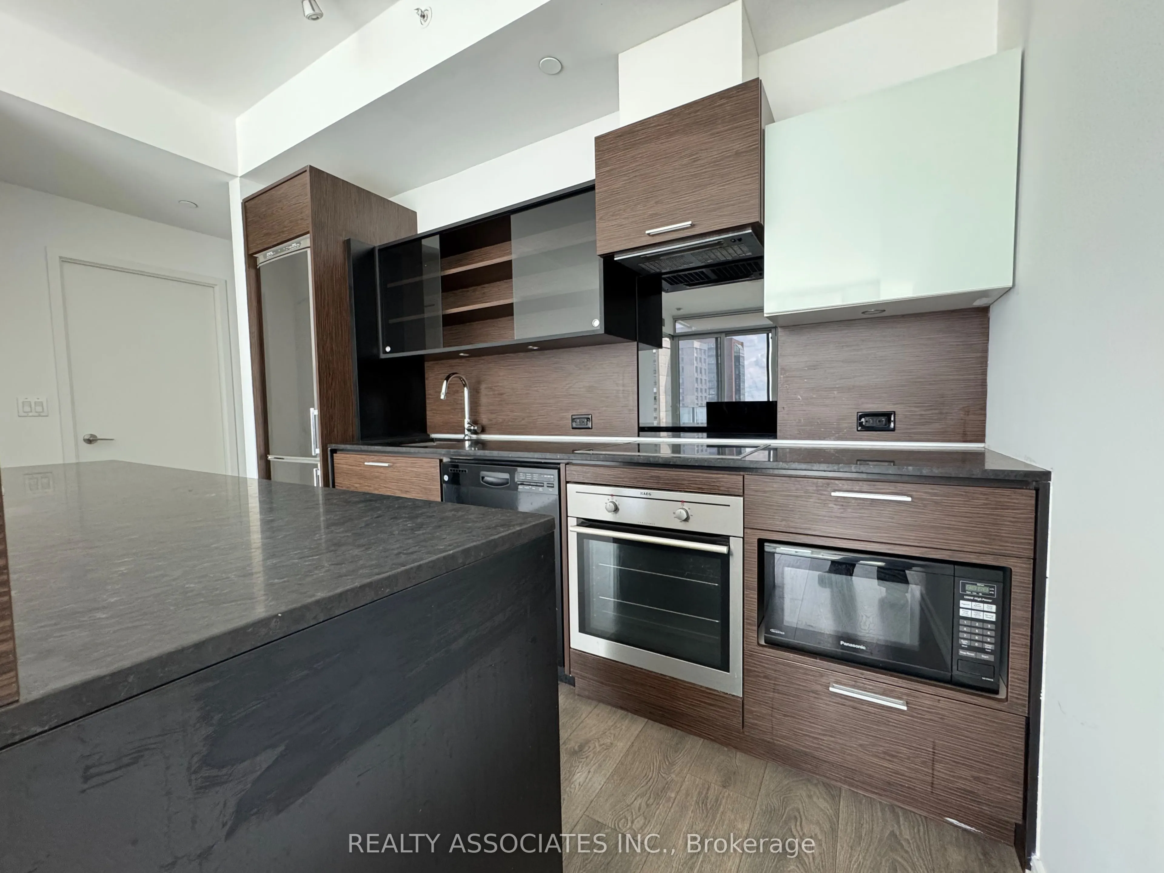 75 St Nicholas Street #2105