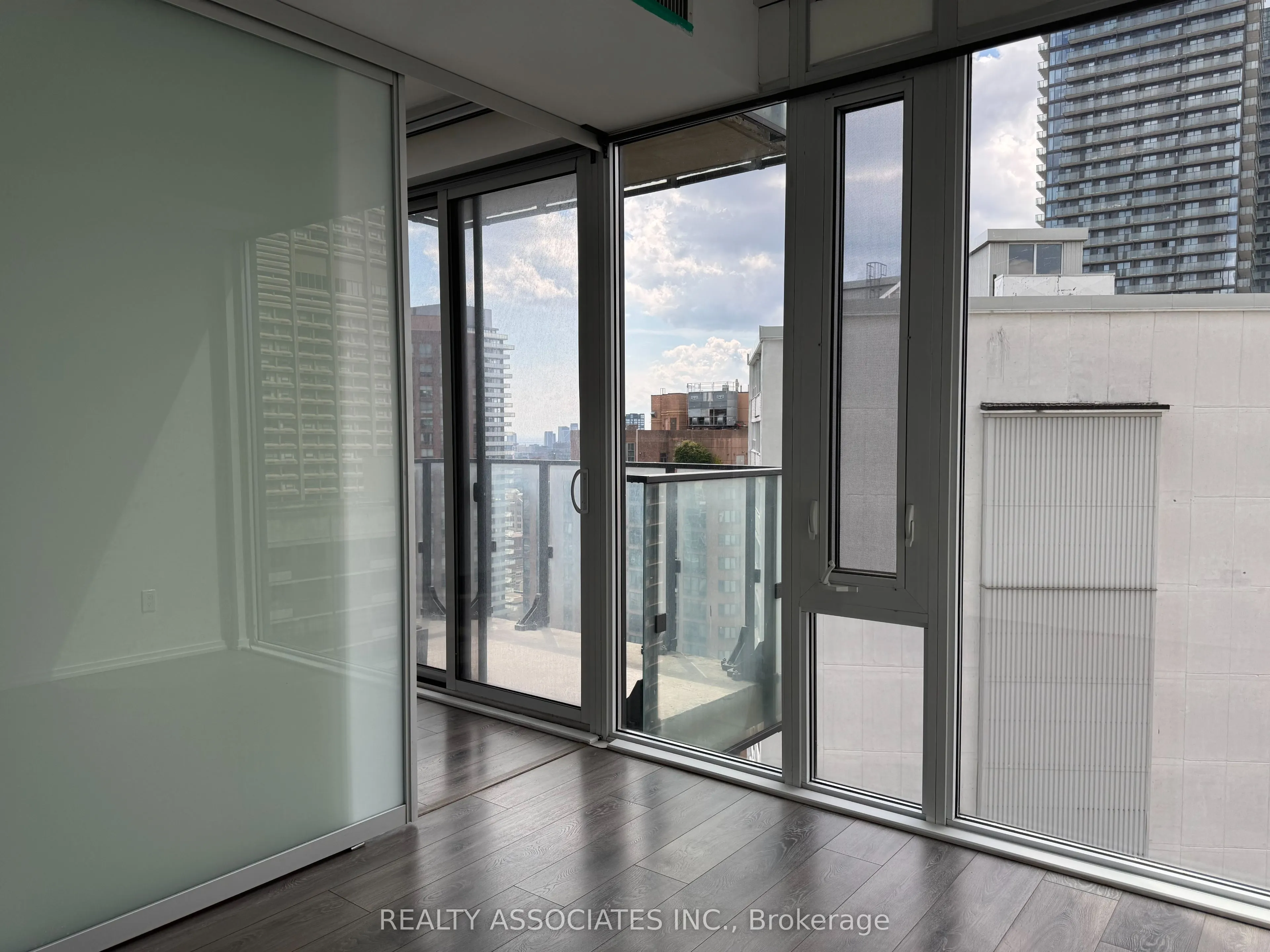 75 St Nicholas Street #2105