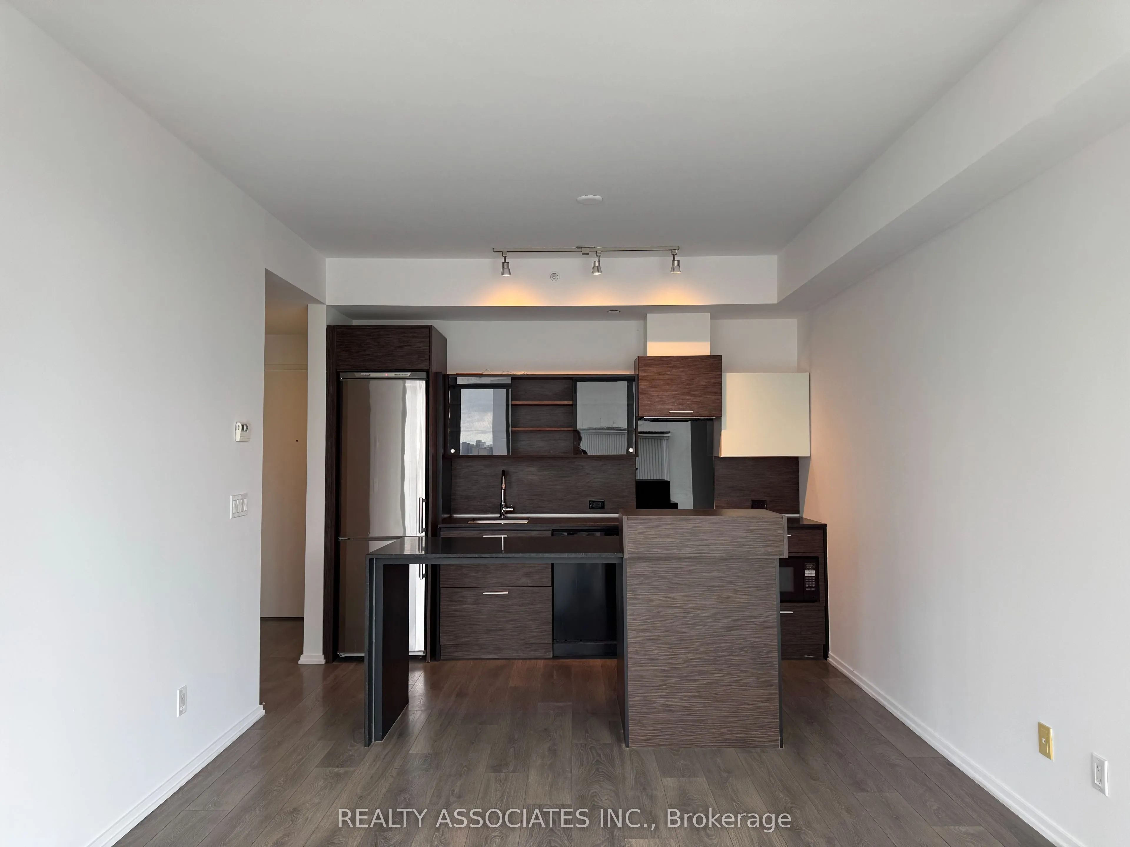 75 St Nicholas Street #2105