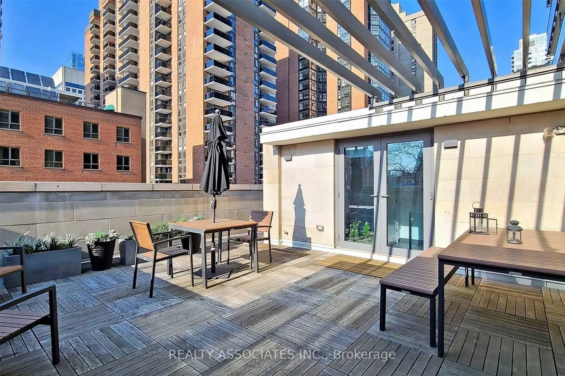 75 St Nicholas Street #2105