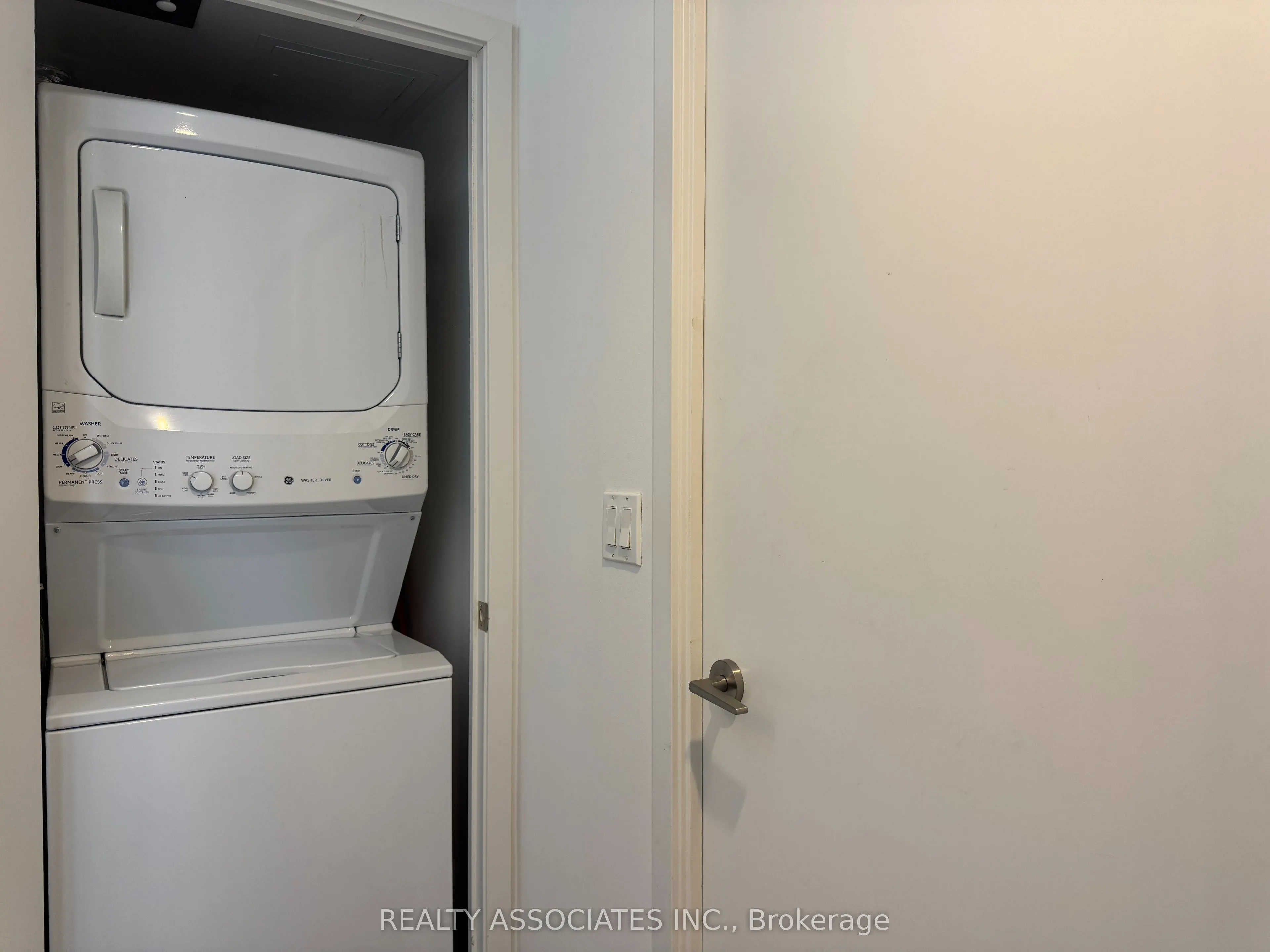 75 St Nicholas Street #2105