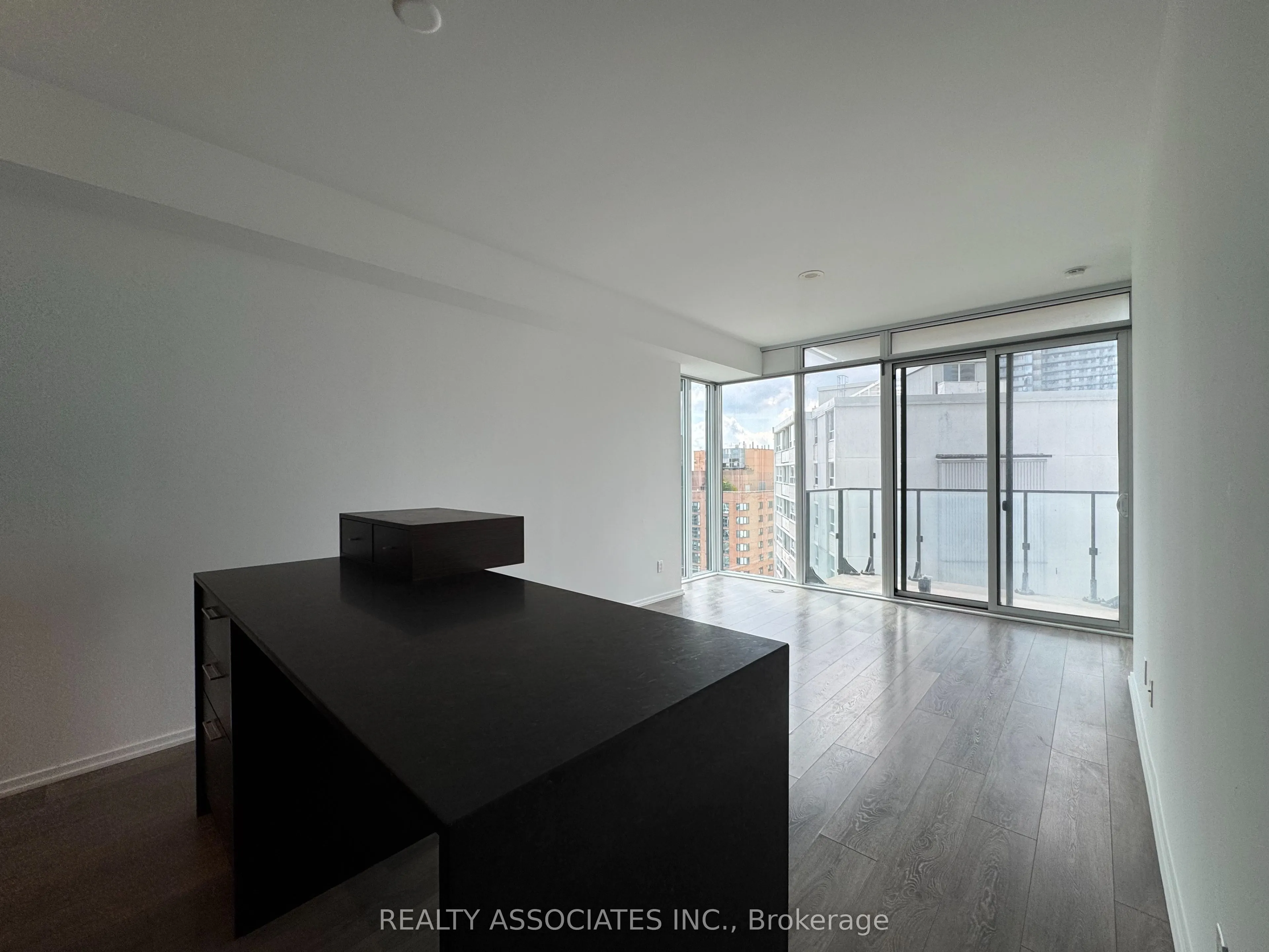 75 St Nicholas Street #2105