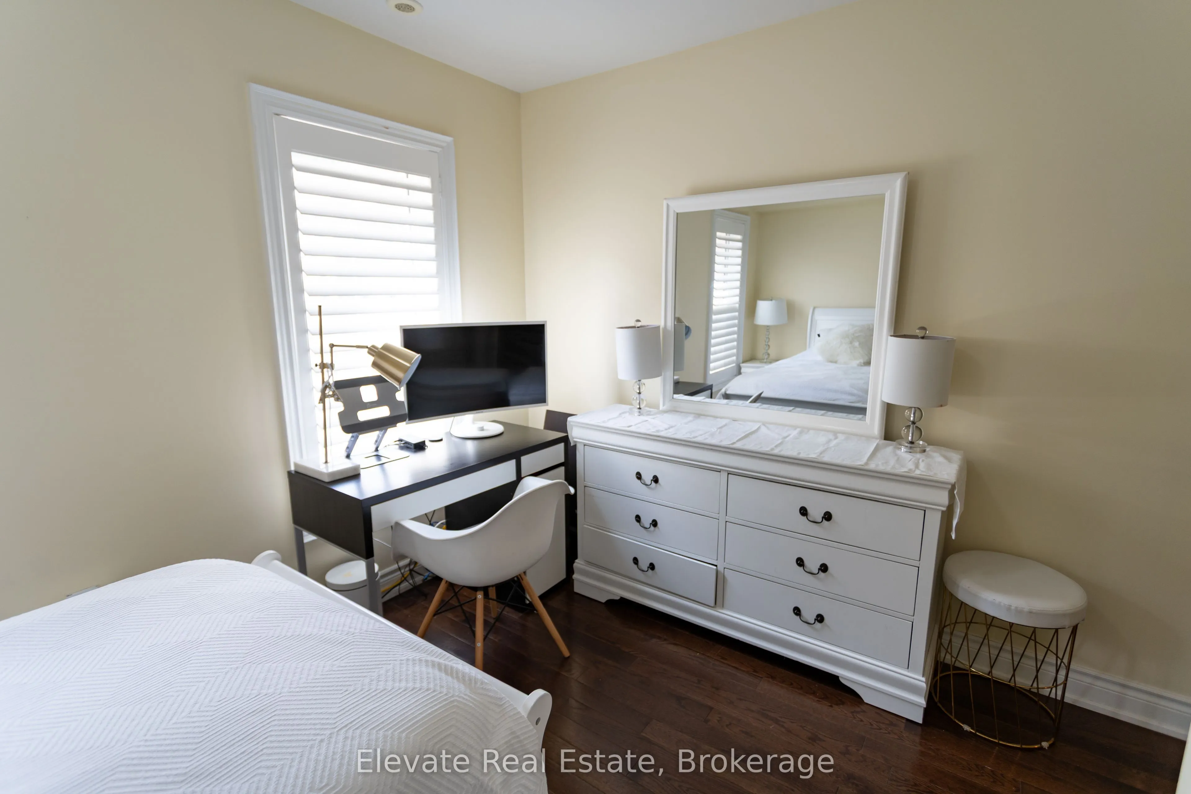 1 Hargrave Lane #1