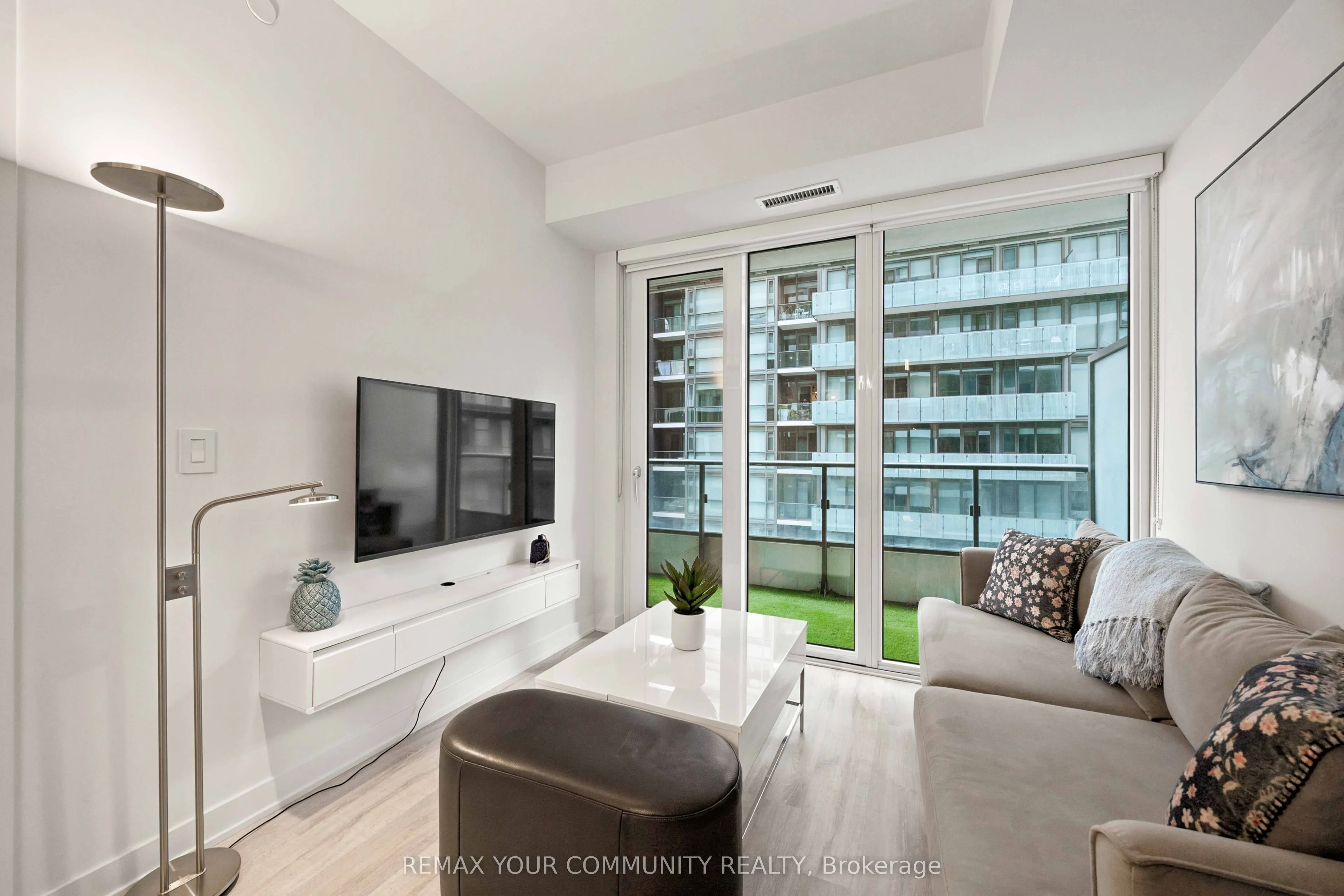 70 Princess Street #1627