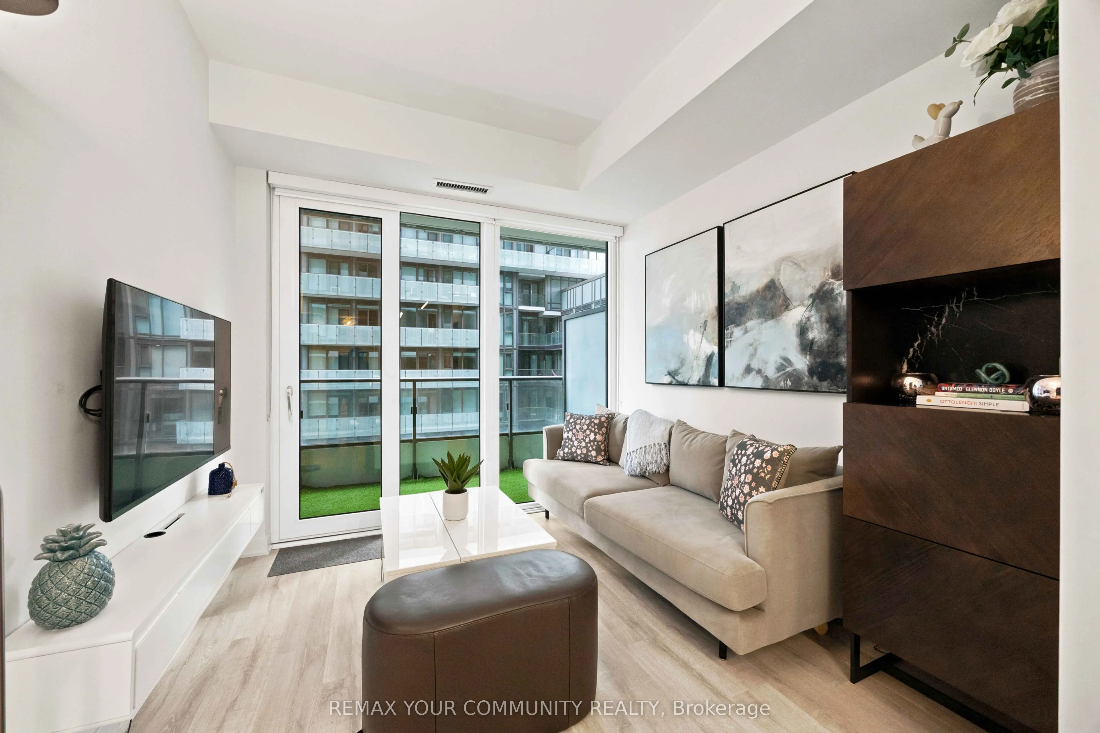 70 Princess Street #1627