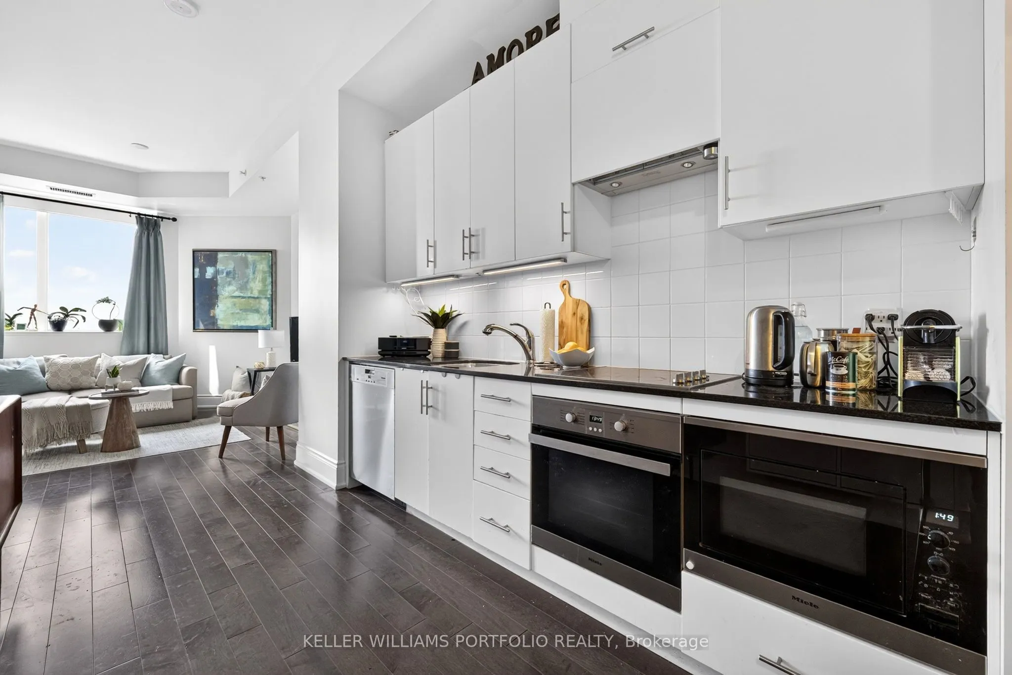23 Glebe Road W #802