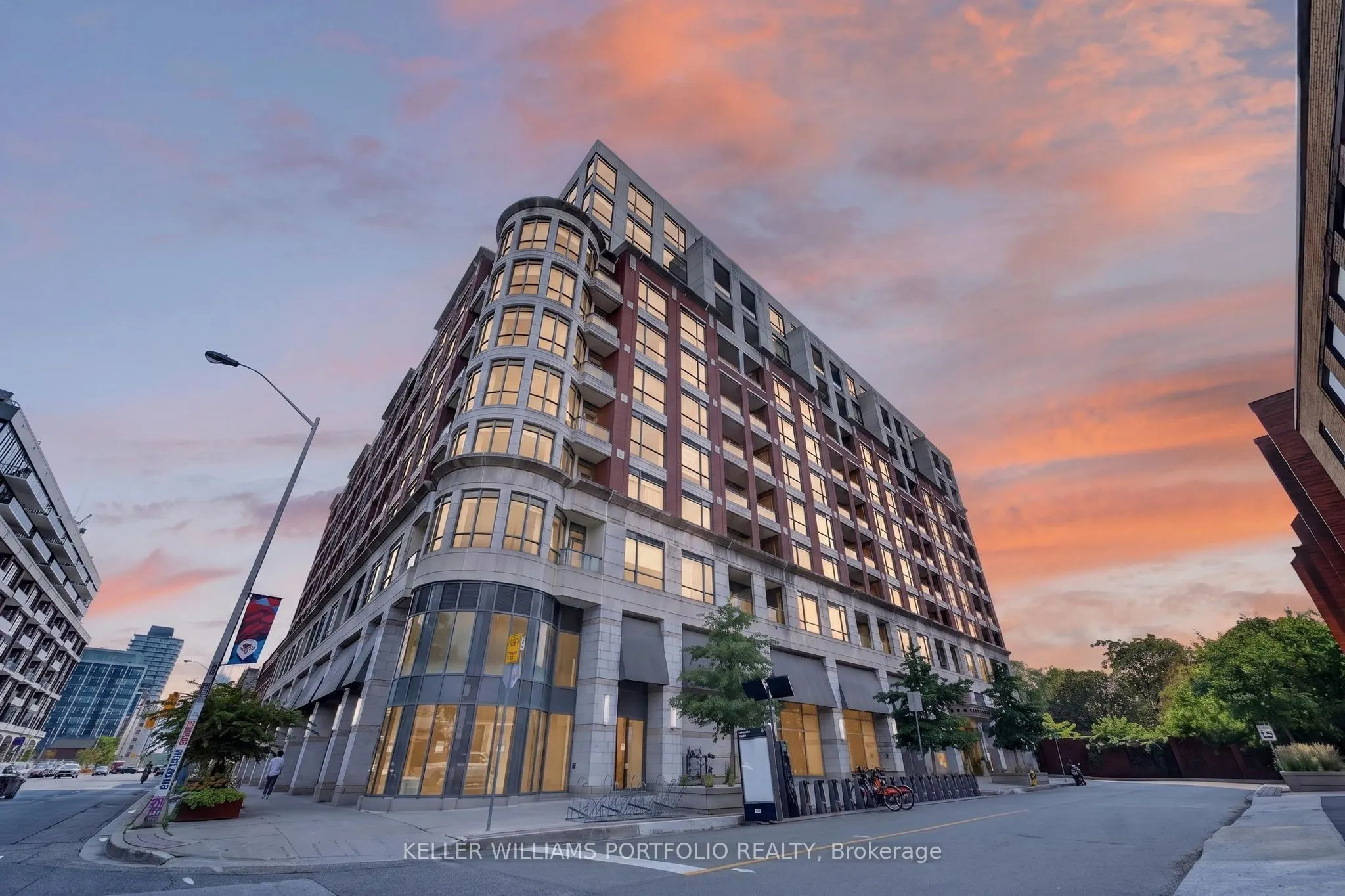 23 Glebe Road W #802