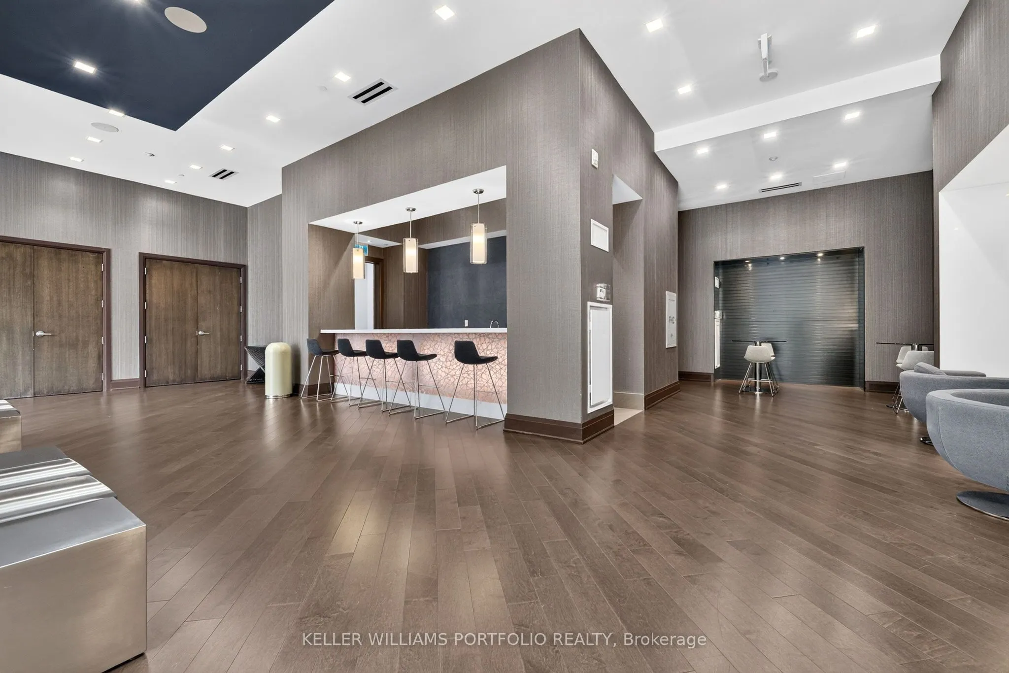 23 Glebe Road W #802