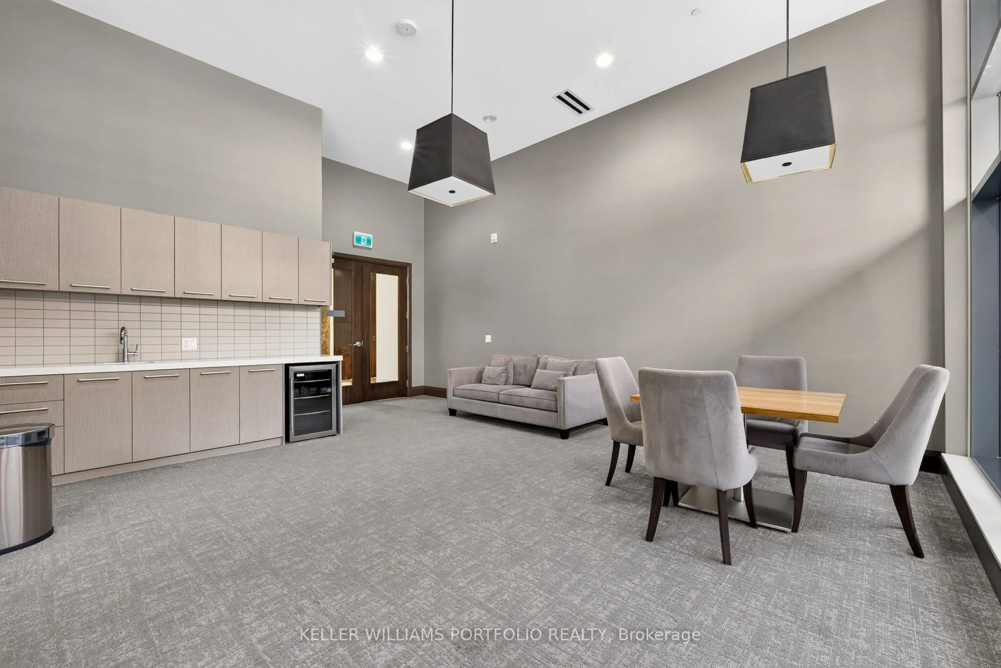 23 Glebe Road W #802