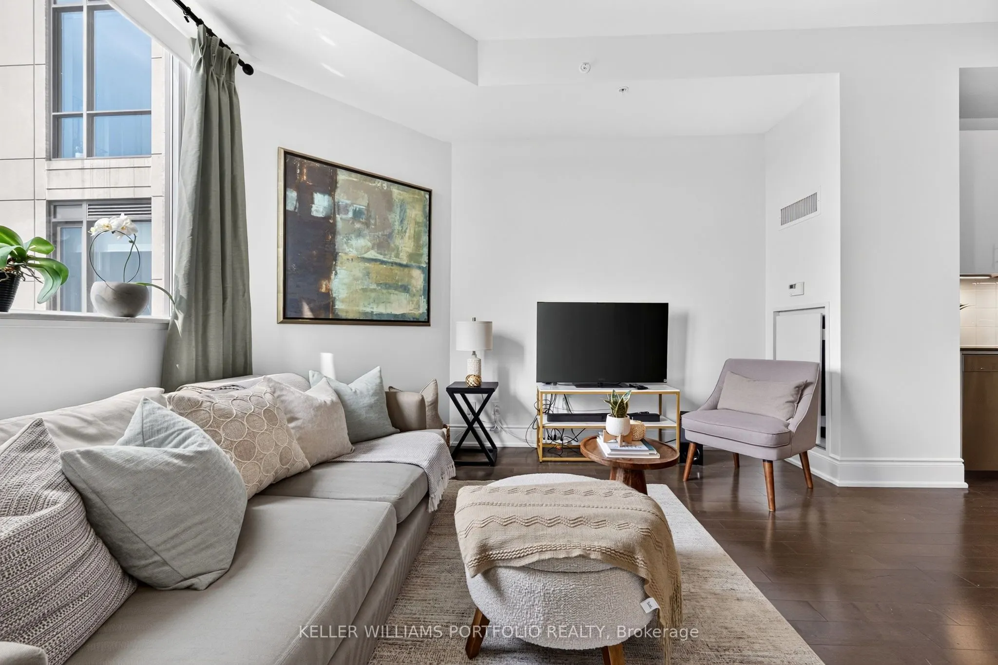 23 Glebe Road W #802