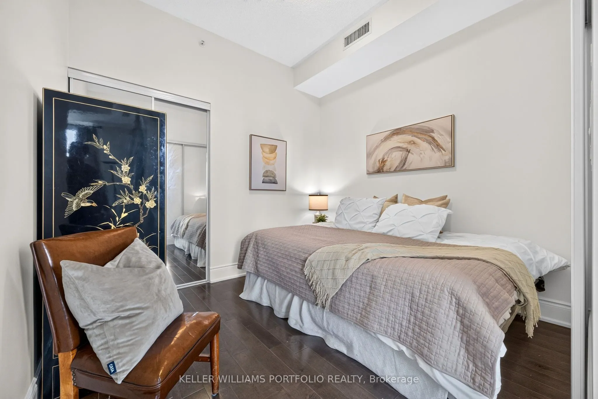 23 Glebe Road W #802