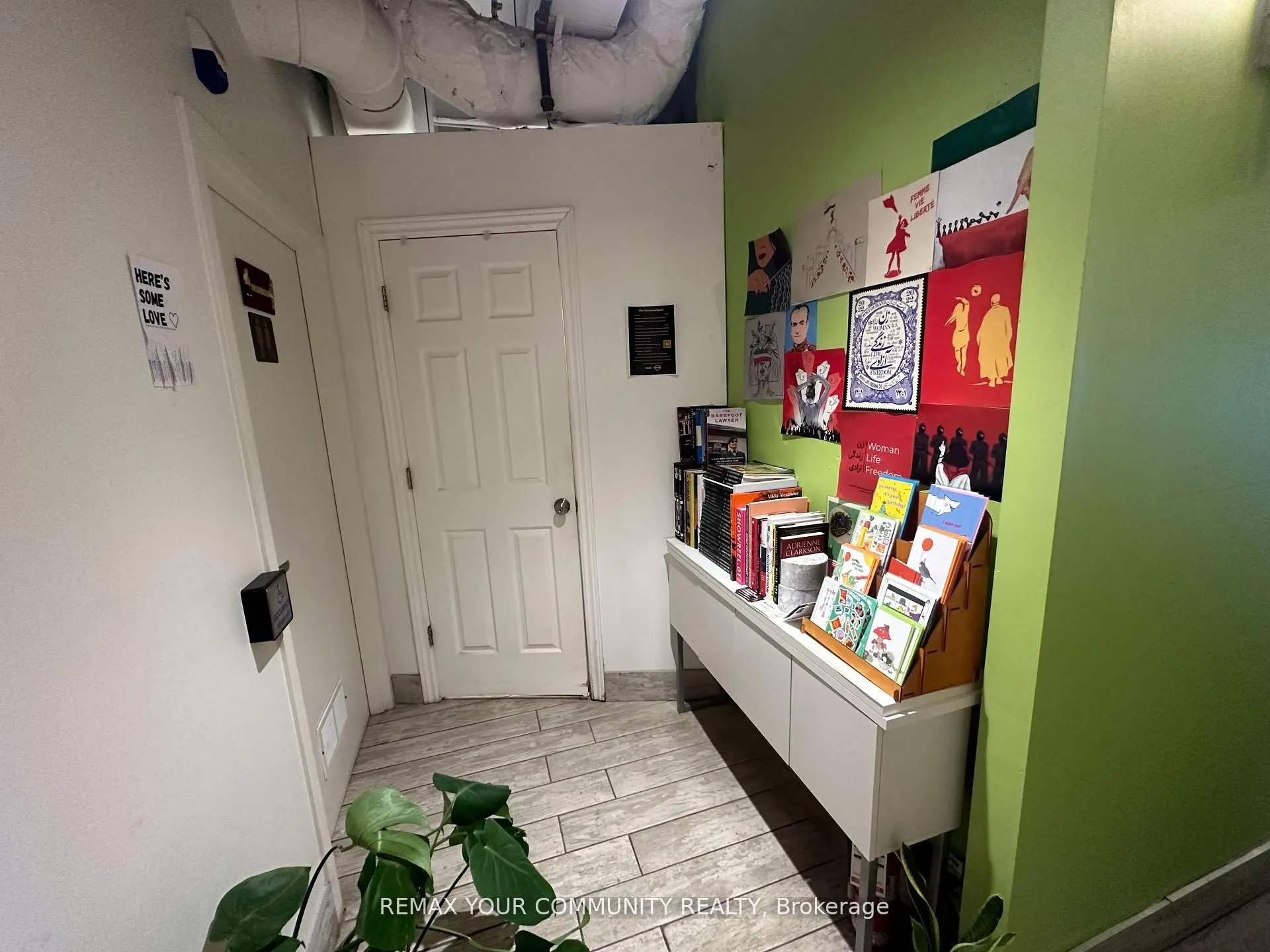 799 College Street #101