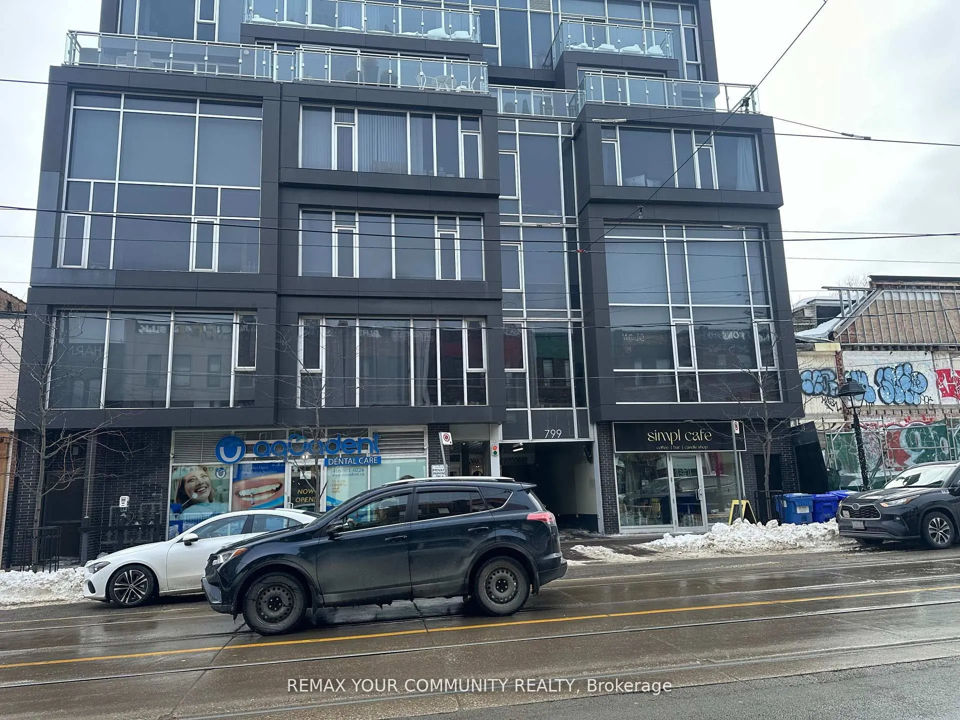 799 College Street #101