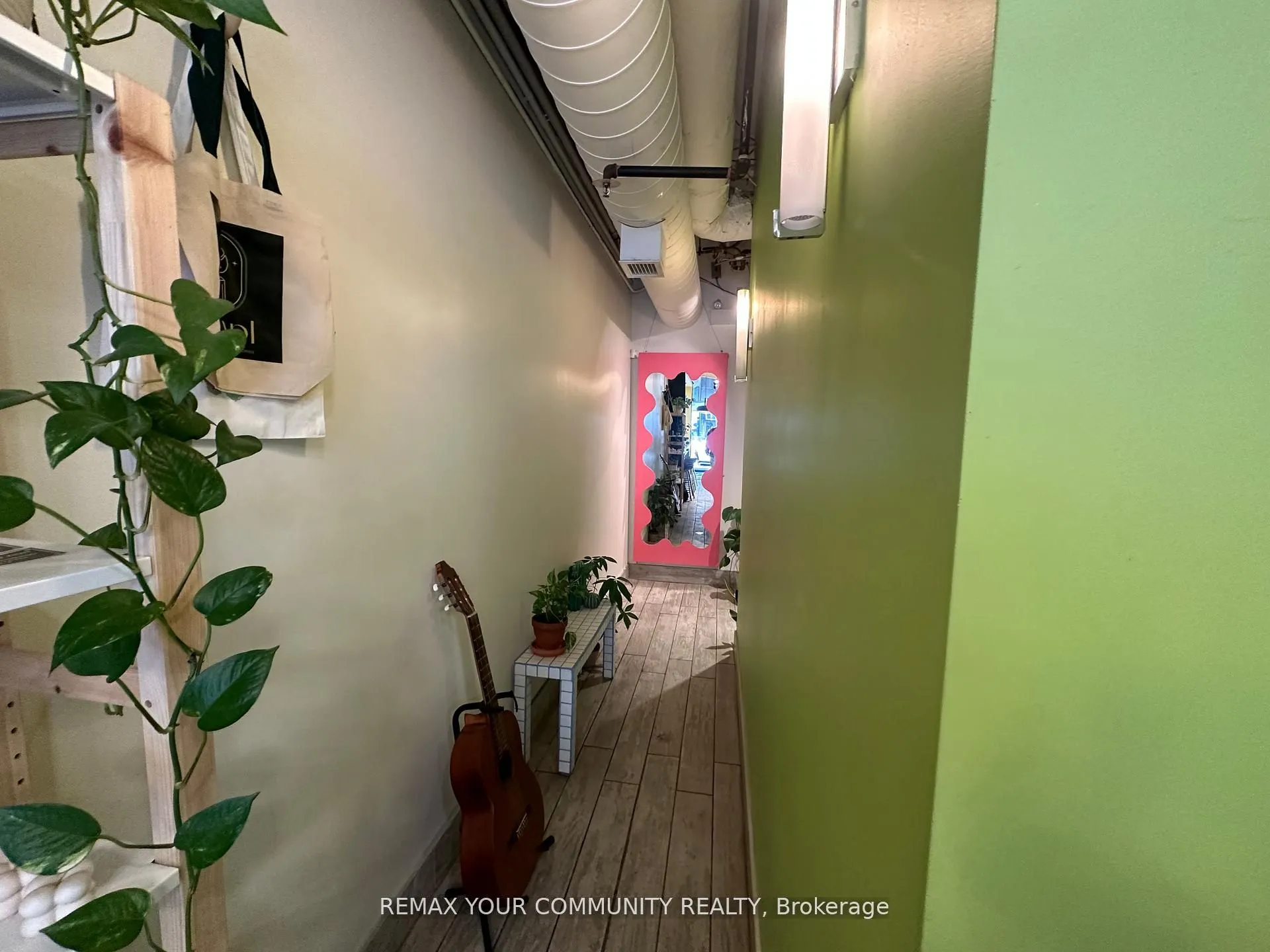 799 College Street #101