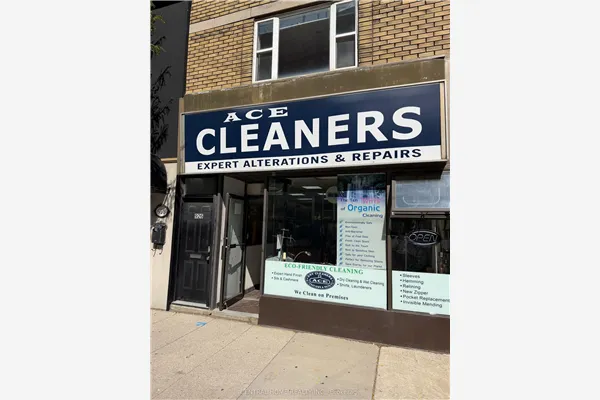 924 Eglinton Avenue W
