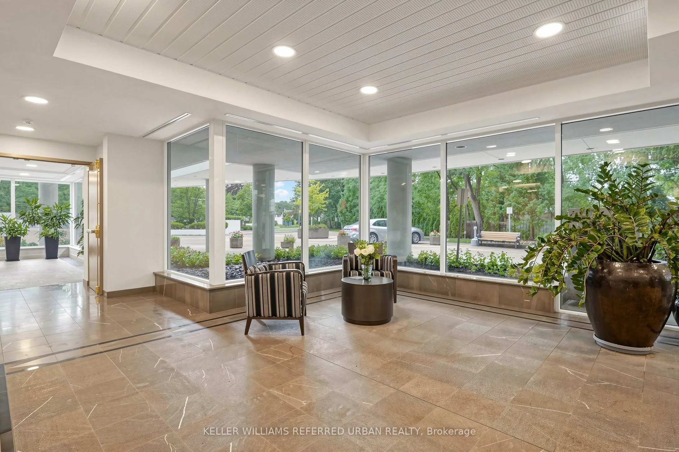 1 Watergarden Way #5