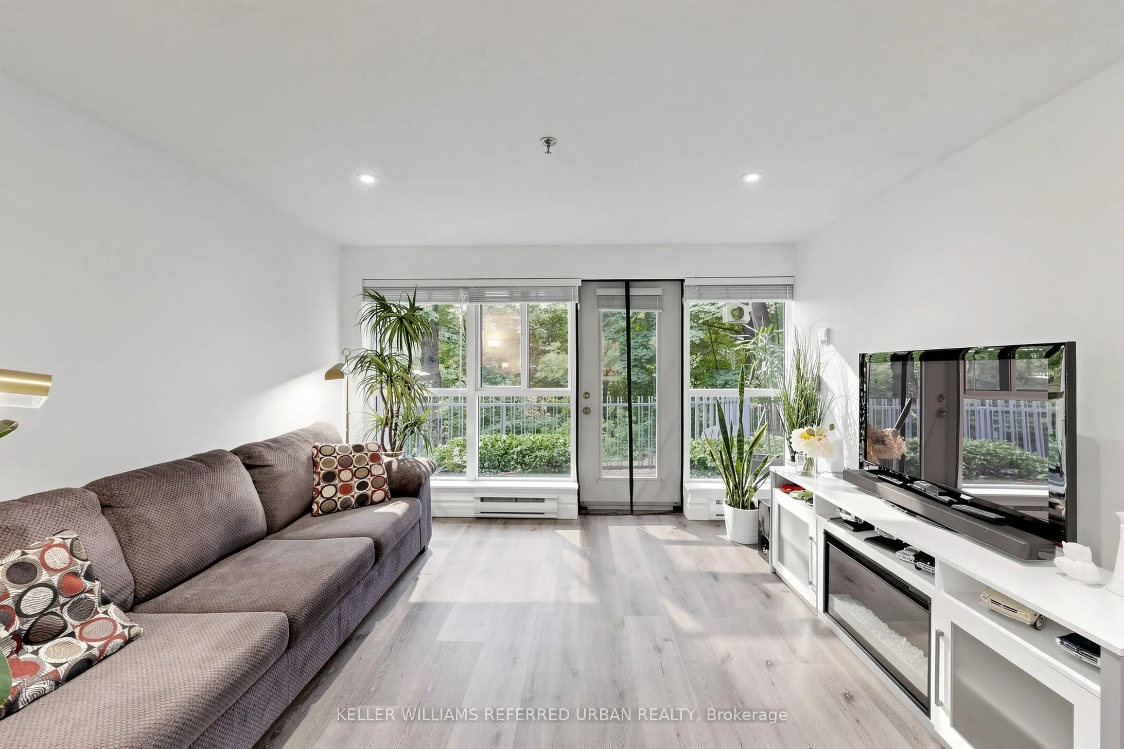 1 Watergarden Way #5
