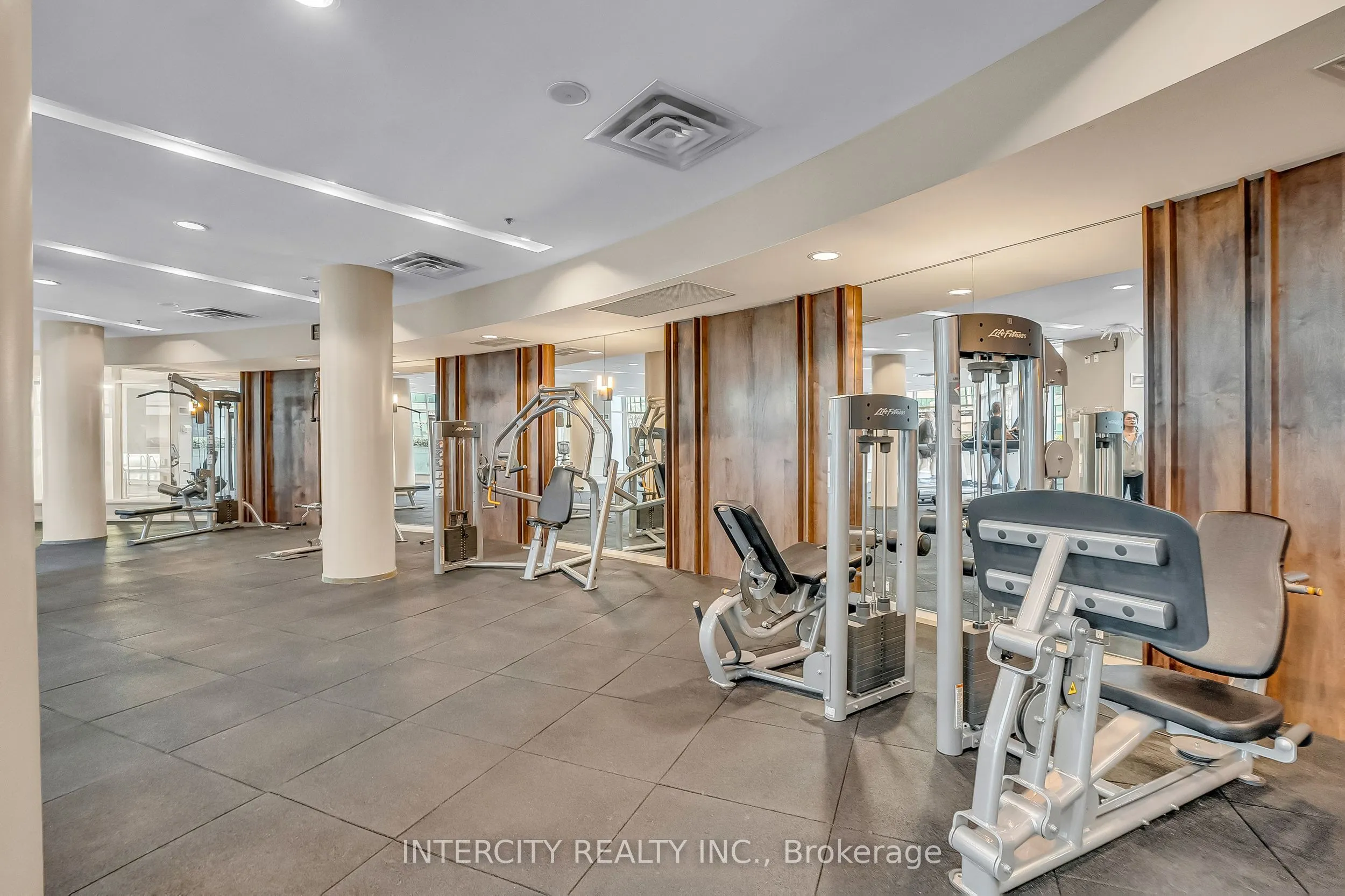 12 Yonge Street #1010